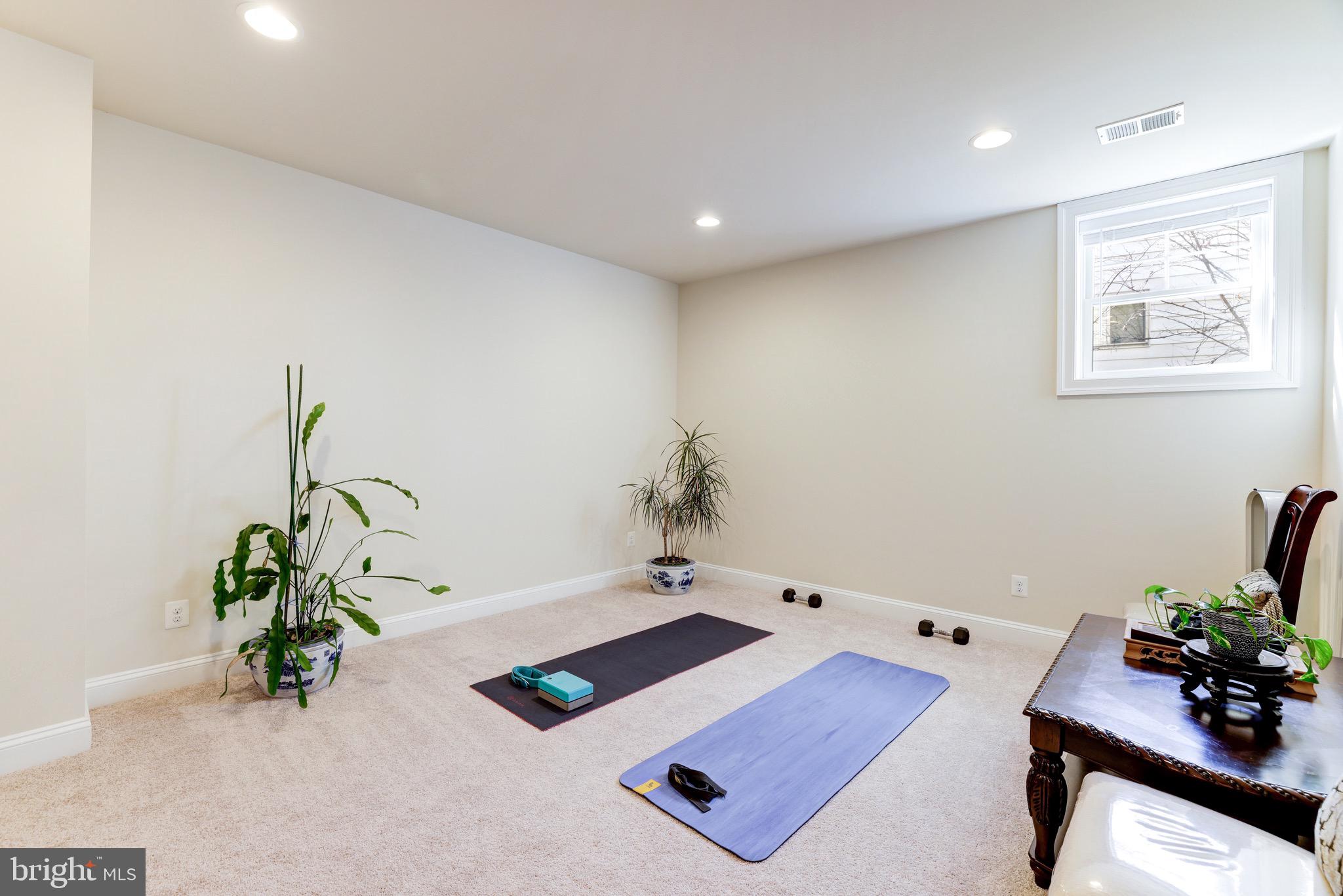 MC LEAN HAMLET - Residential