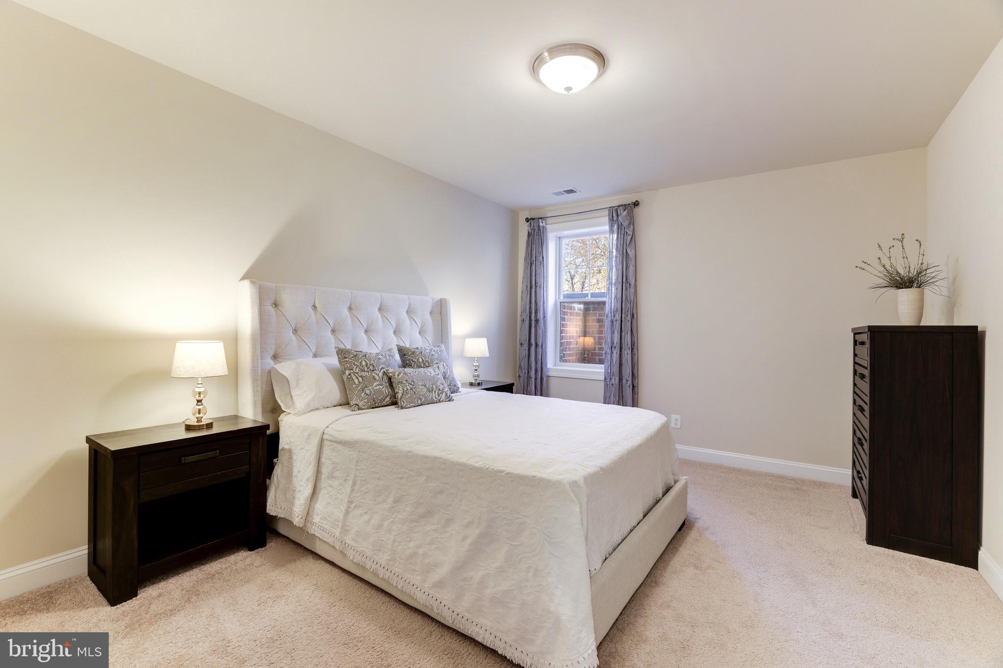 MC LEAN HAMLET - Residential