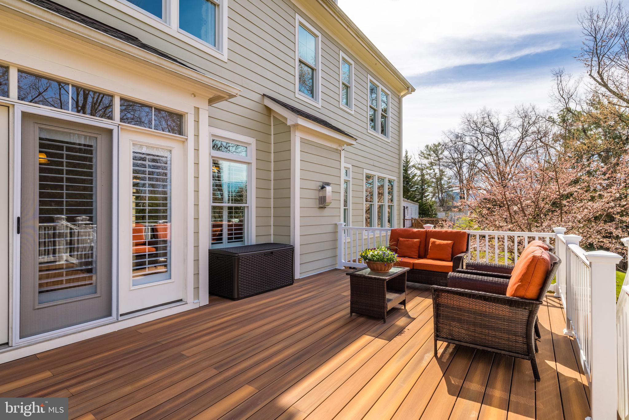 MC LEAN HAMLET - Residential