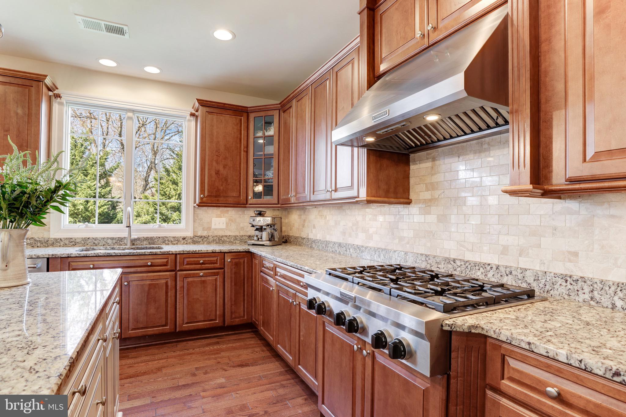 MC LEAN HAMLET - Residential