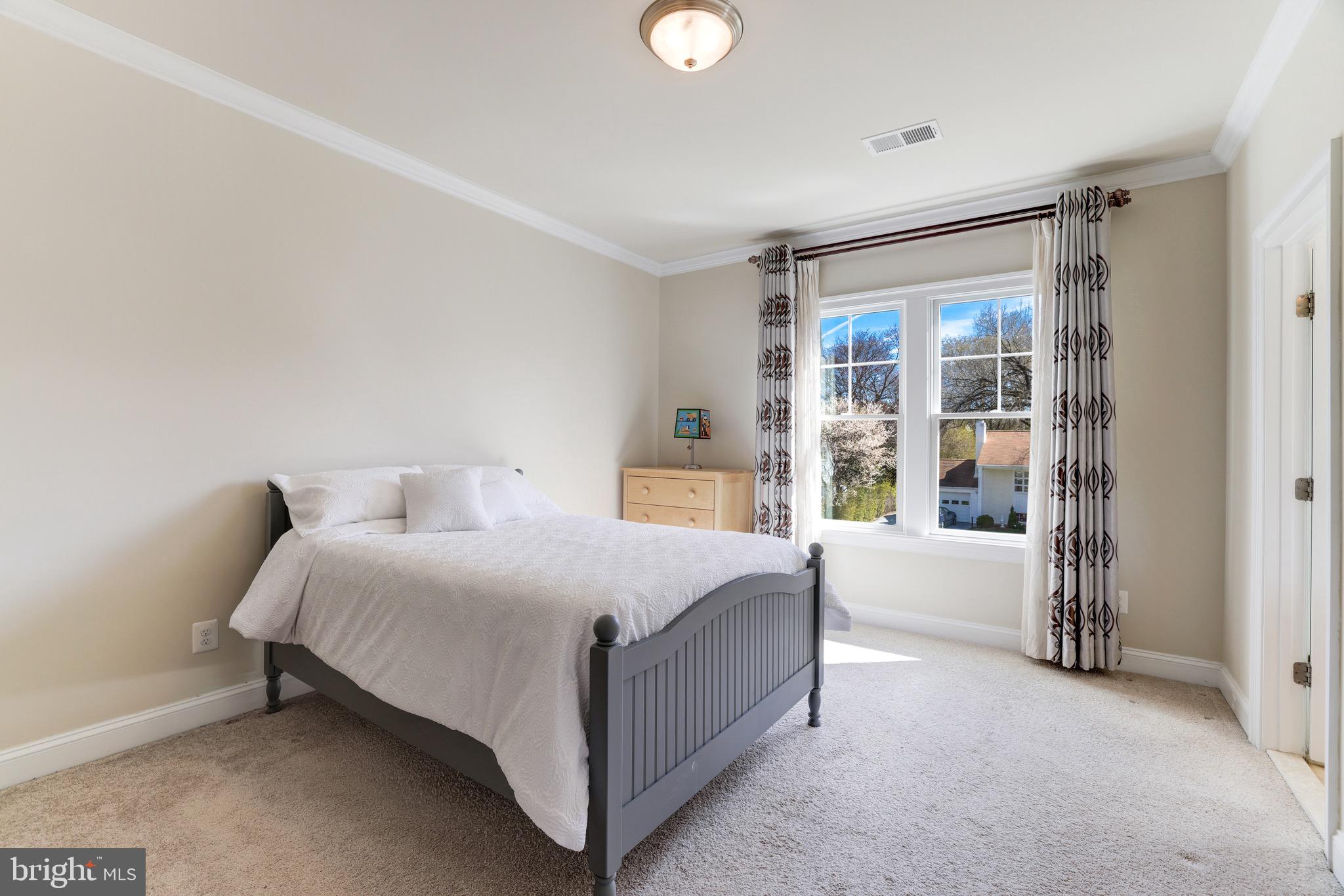 MC LEAN HAMLET - Residential