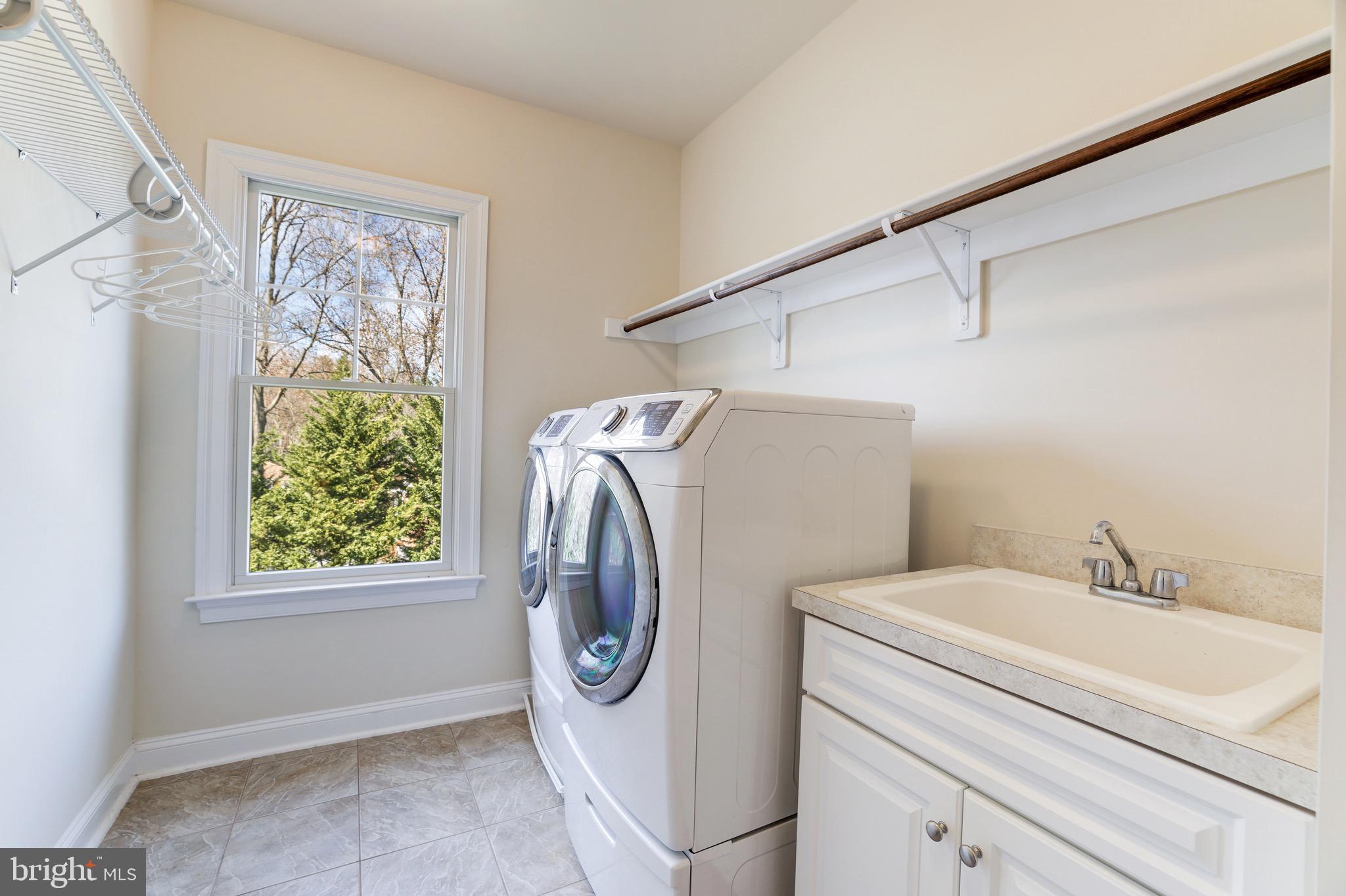 MC LEAN HAMLET - Residential