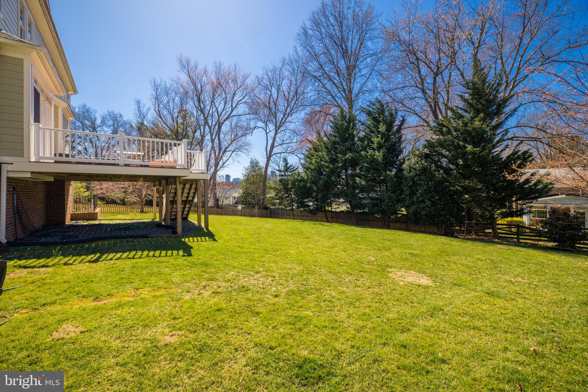 MC LEAN HAMLET - Residential