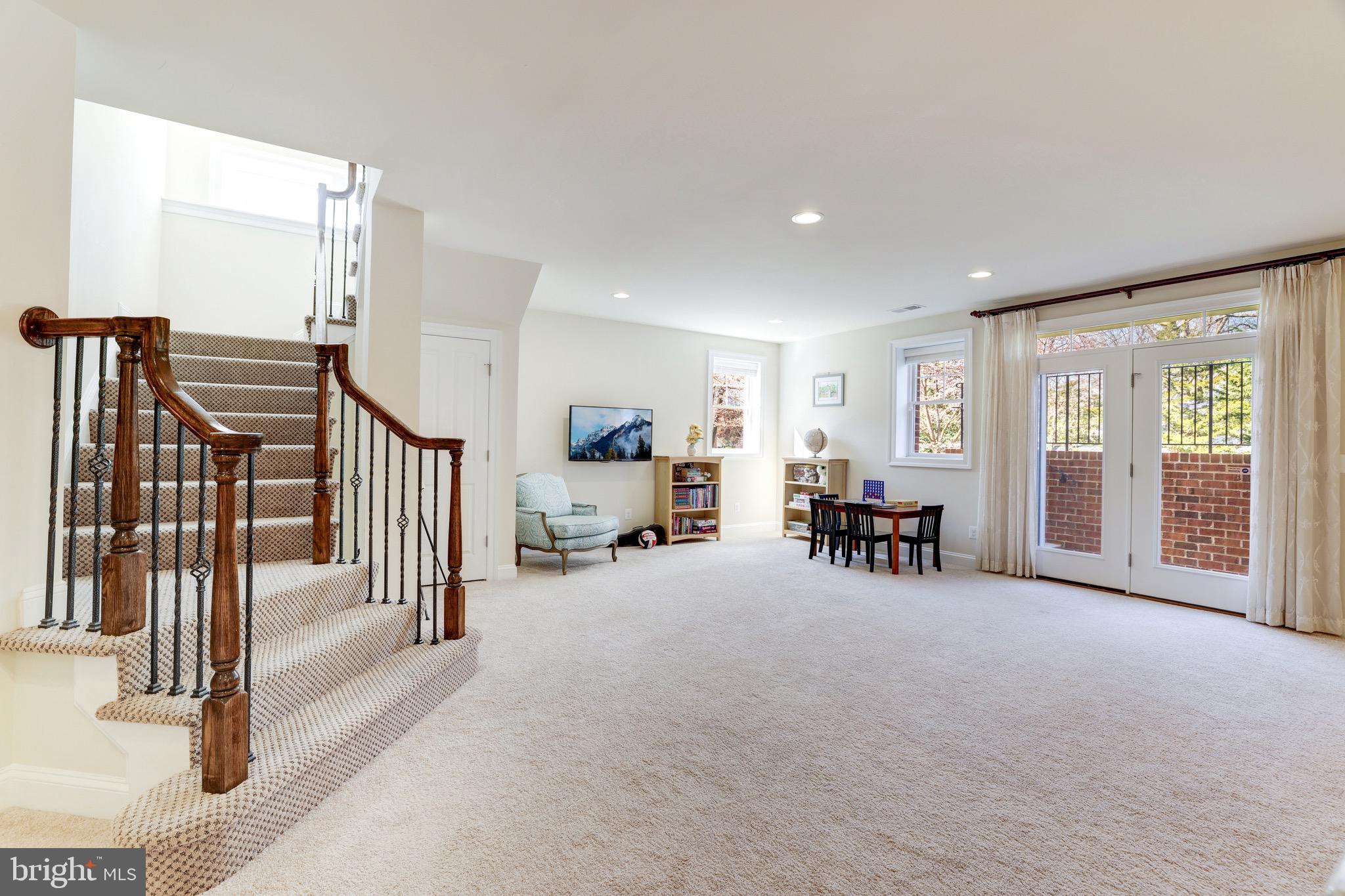 MC LEAN HAMLET - Residential