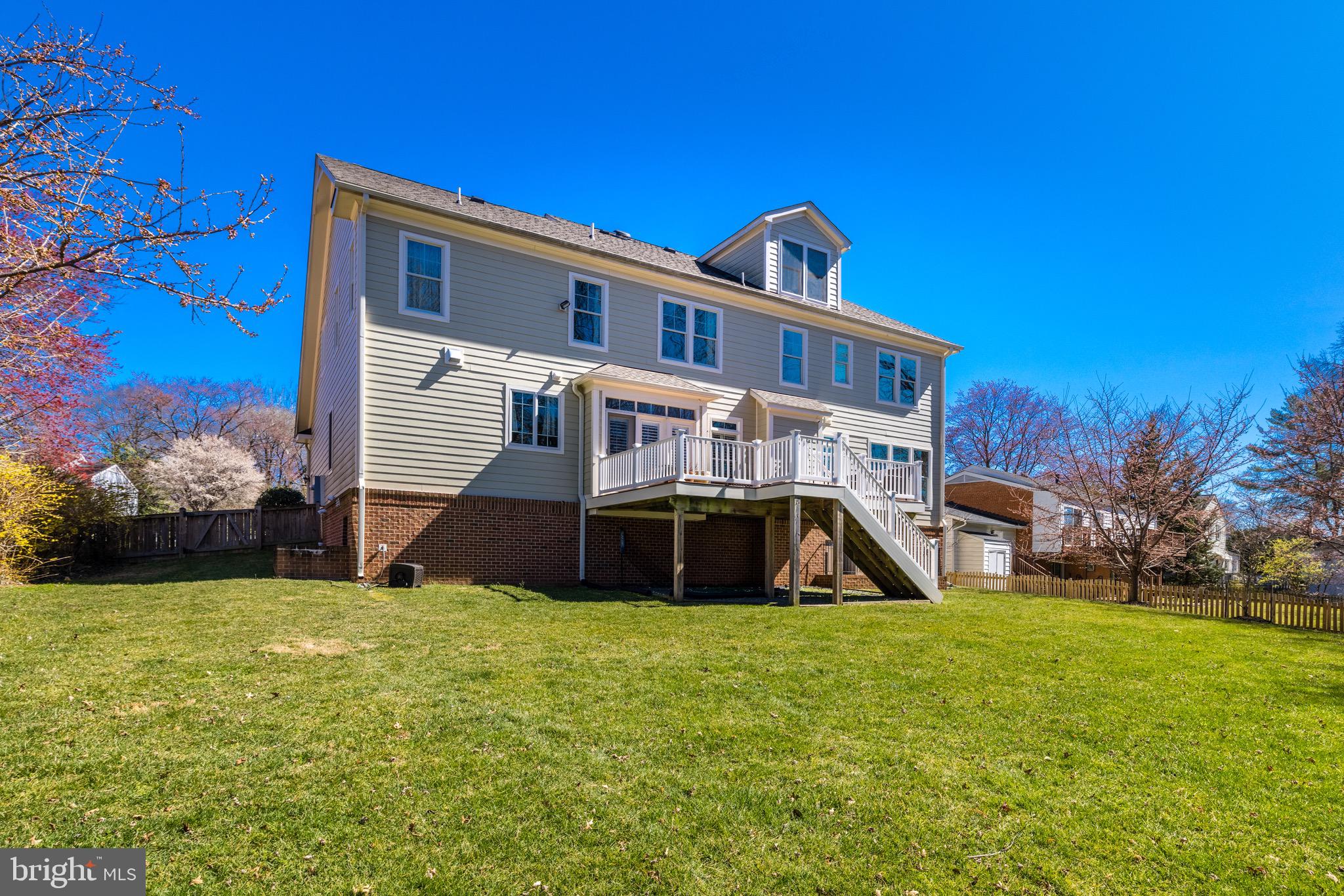 MC LEAN HAMLET - Residential