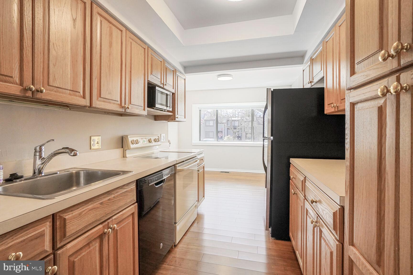 RESTON - Residential