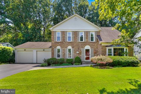 Photo of 8108 Paisley Place, POTOMAC, MD 20854 (MLS # MDMC2186304)