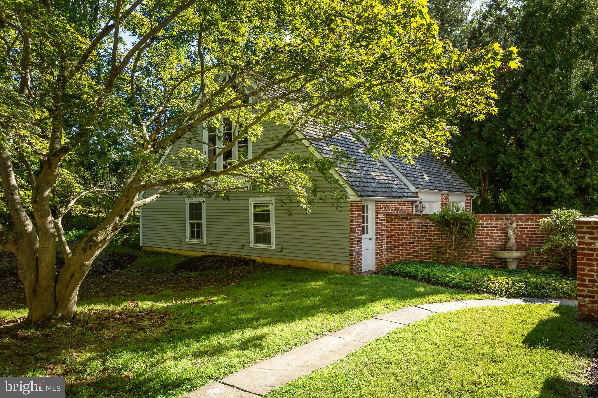 RADNOR HUNT - Residential