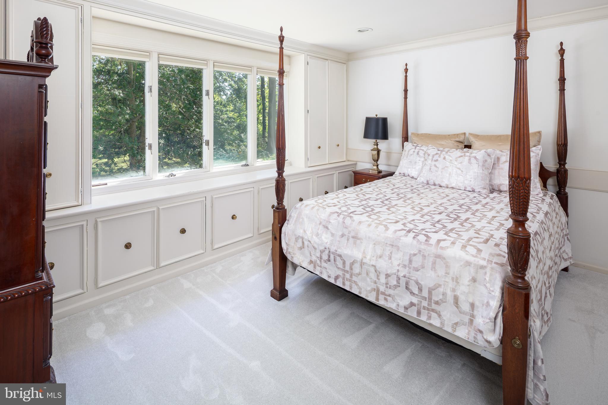 RADNOR HUNT - Residential