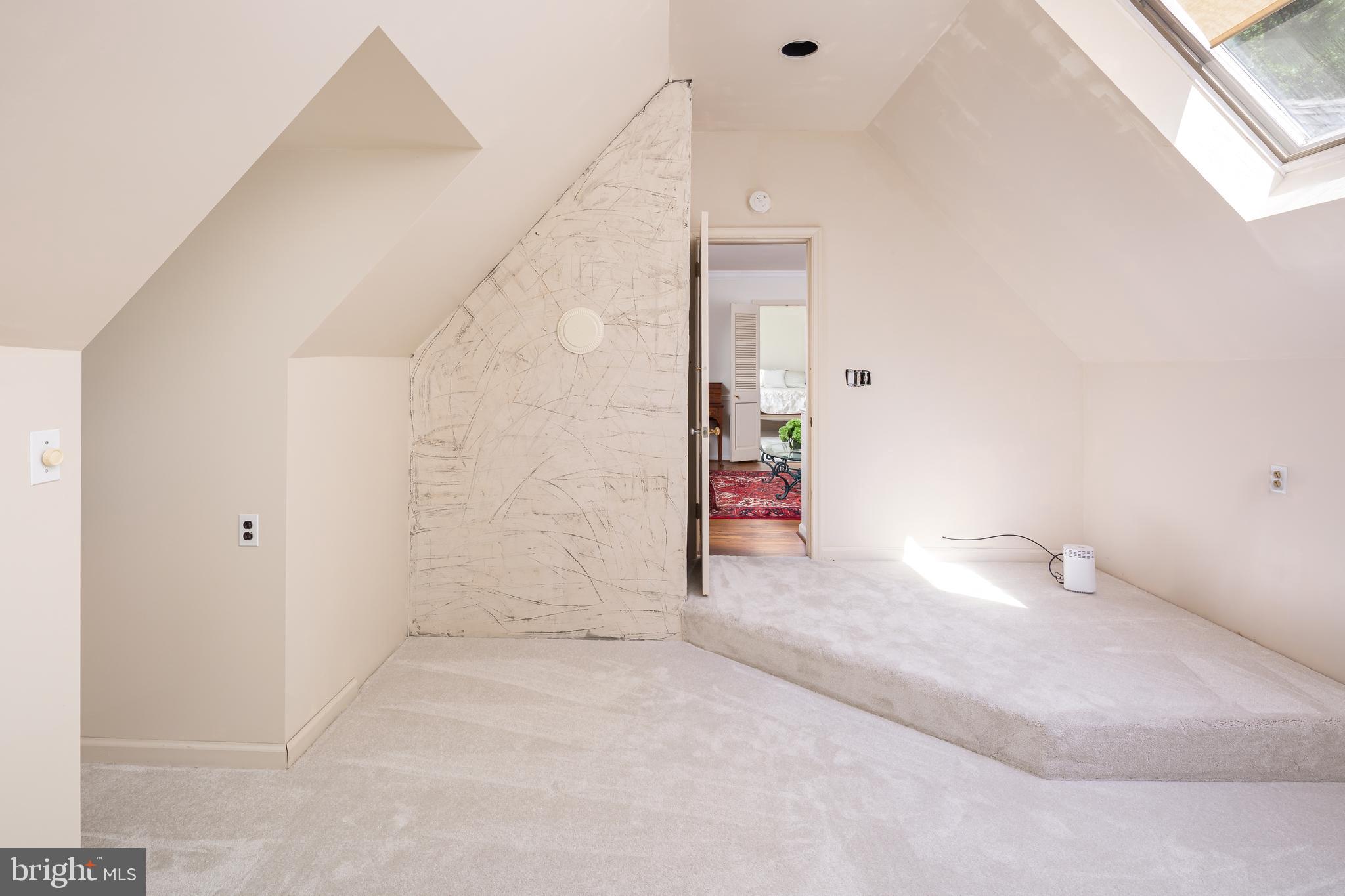 RADNOR HUNT - Residential