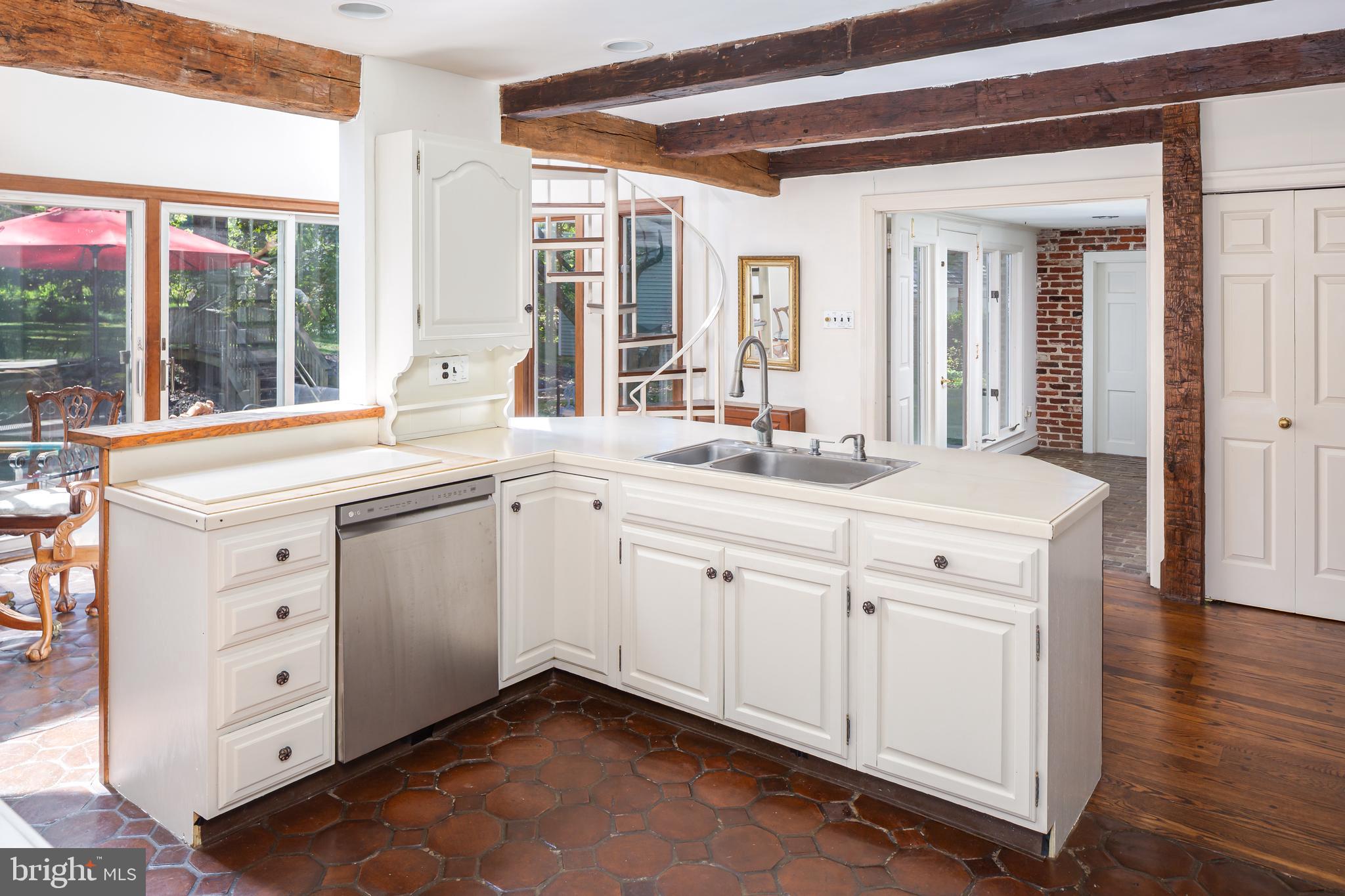 RADNOR HUNT - Residential