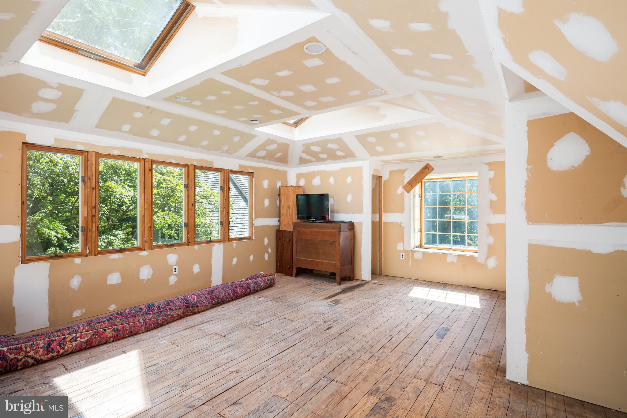 RADNOR HUNT - Residential