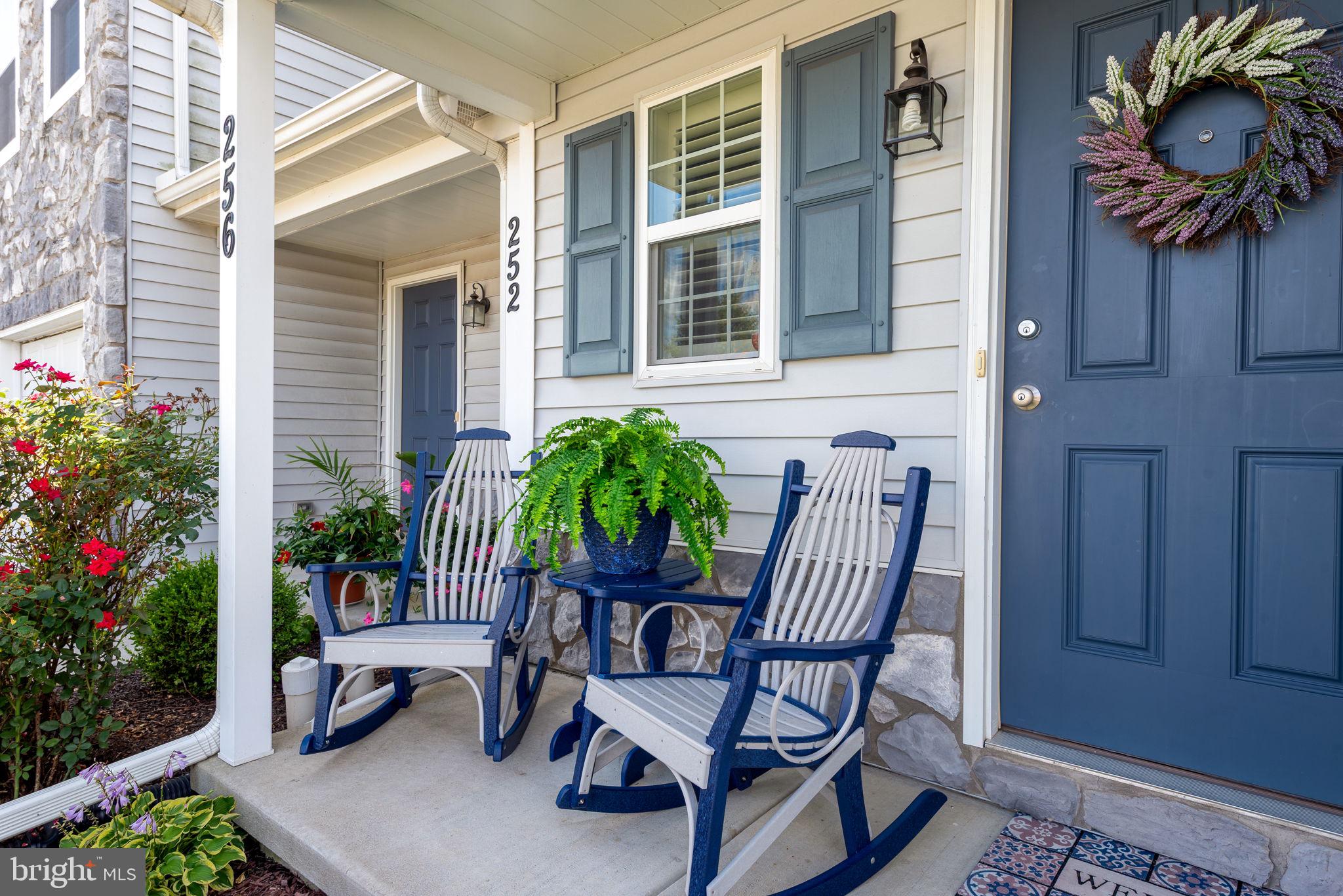 256 S VILLAGE CIRCLE