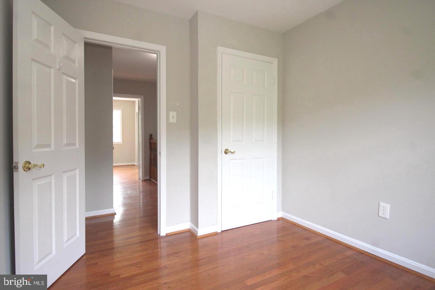 COURTHOUSE SQUARE - Residential Lease