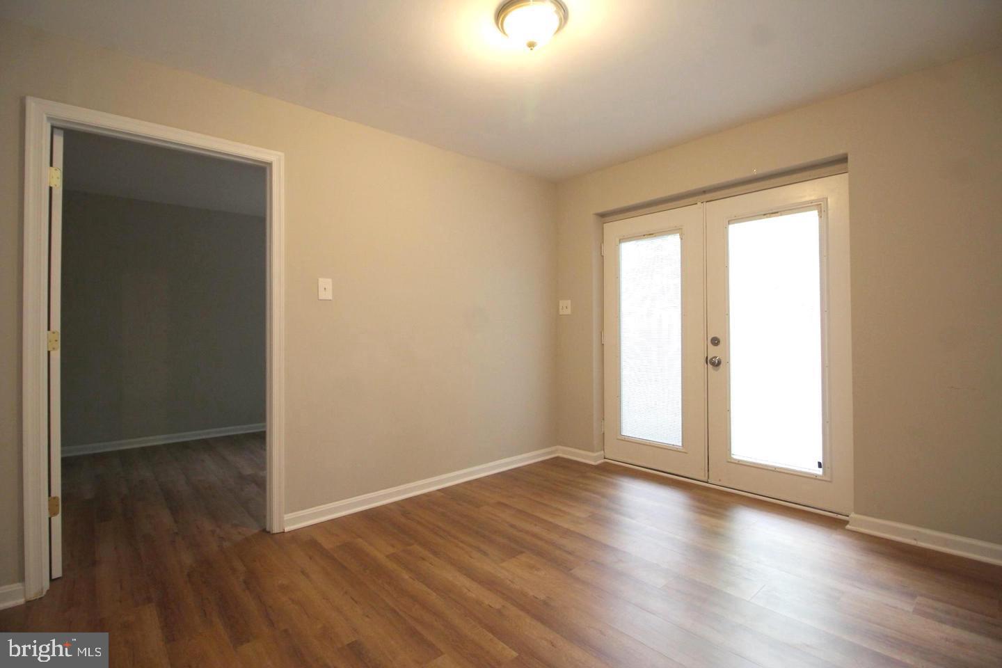 COURTHOUSE SQUARE - Residential Lease