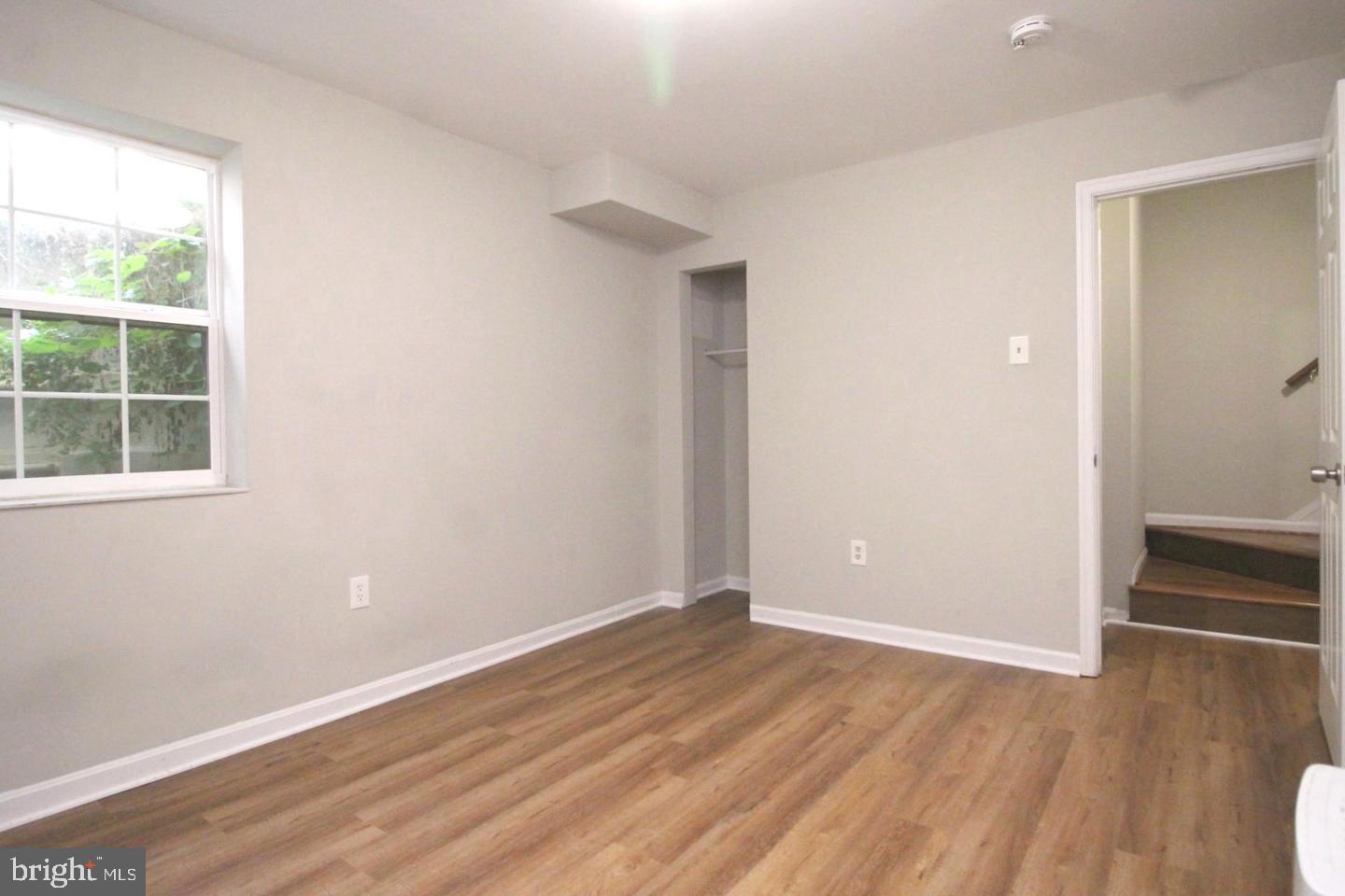 COURTHOUSE SQUARE - Residential Lease