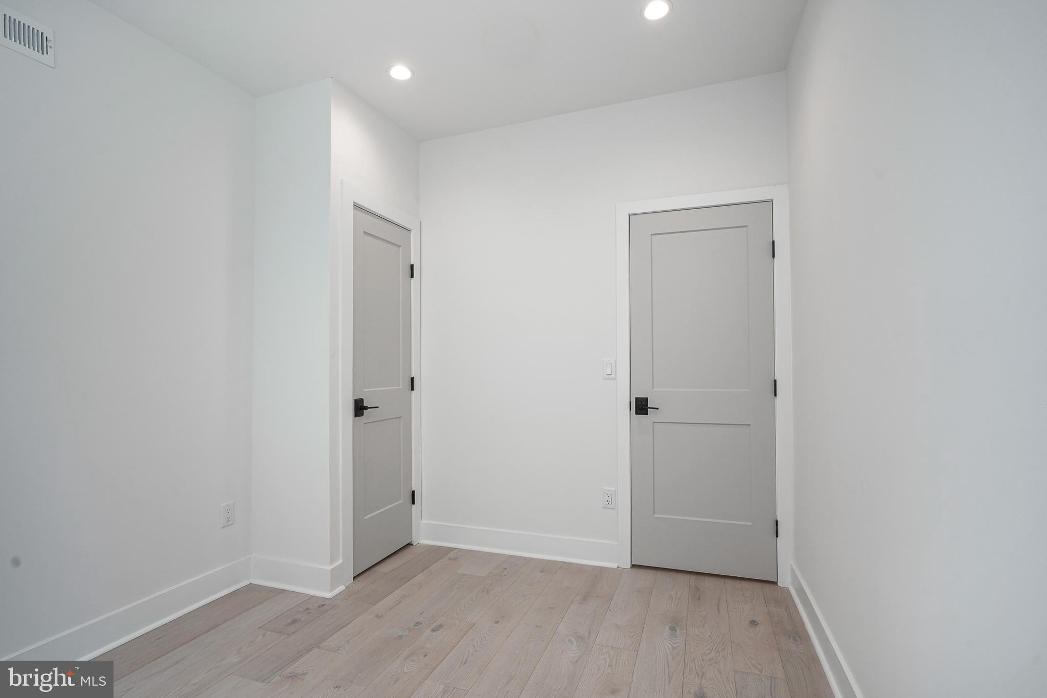 PORT RICHMOND - Residential