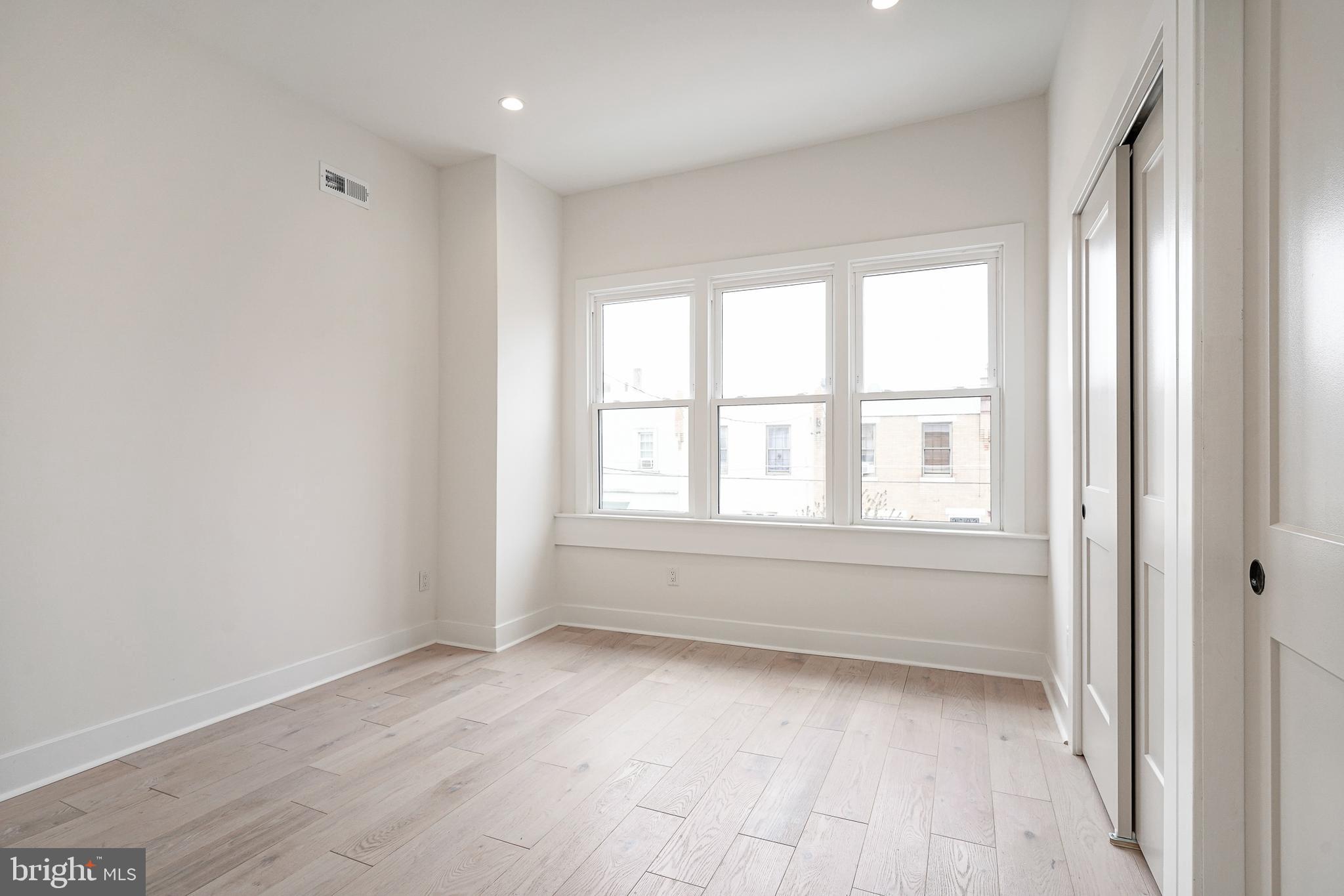 PORT RICHMOND - Residential