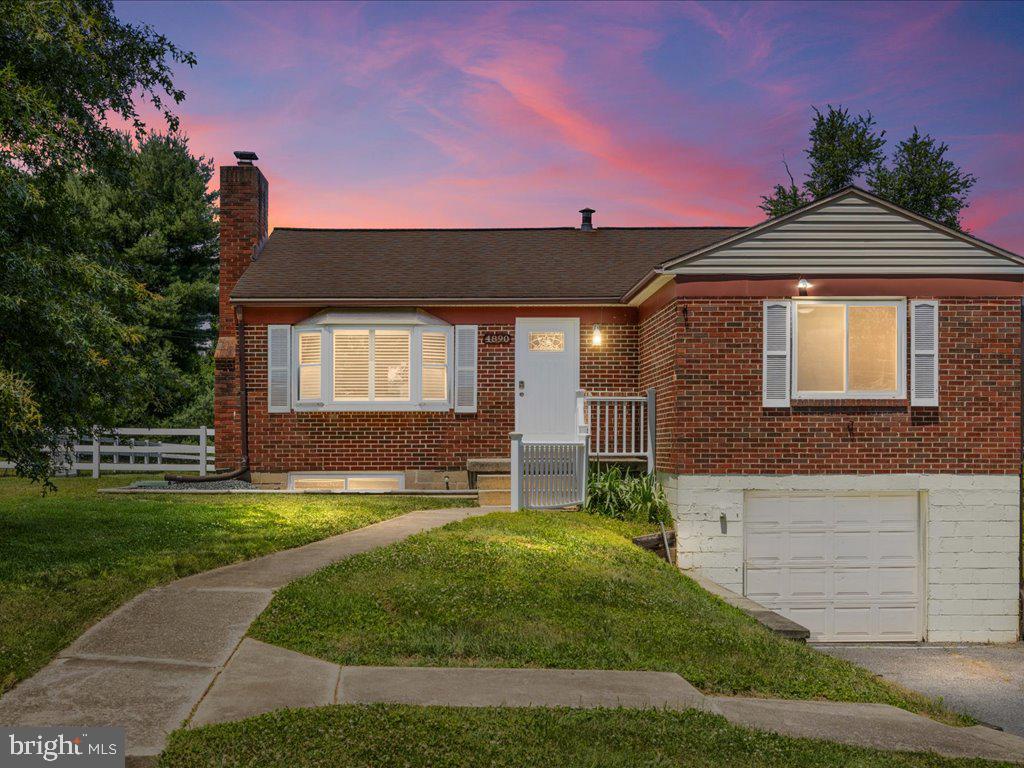 MONTGOMERY KNOLLS - Residential