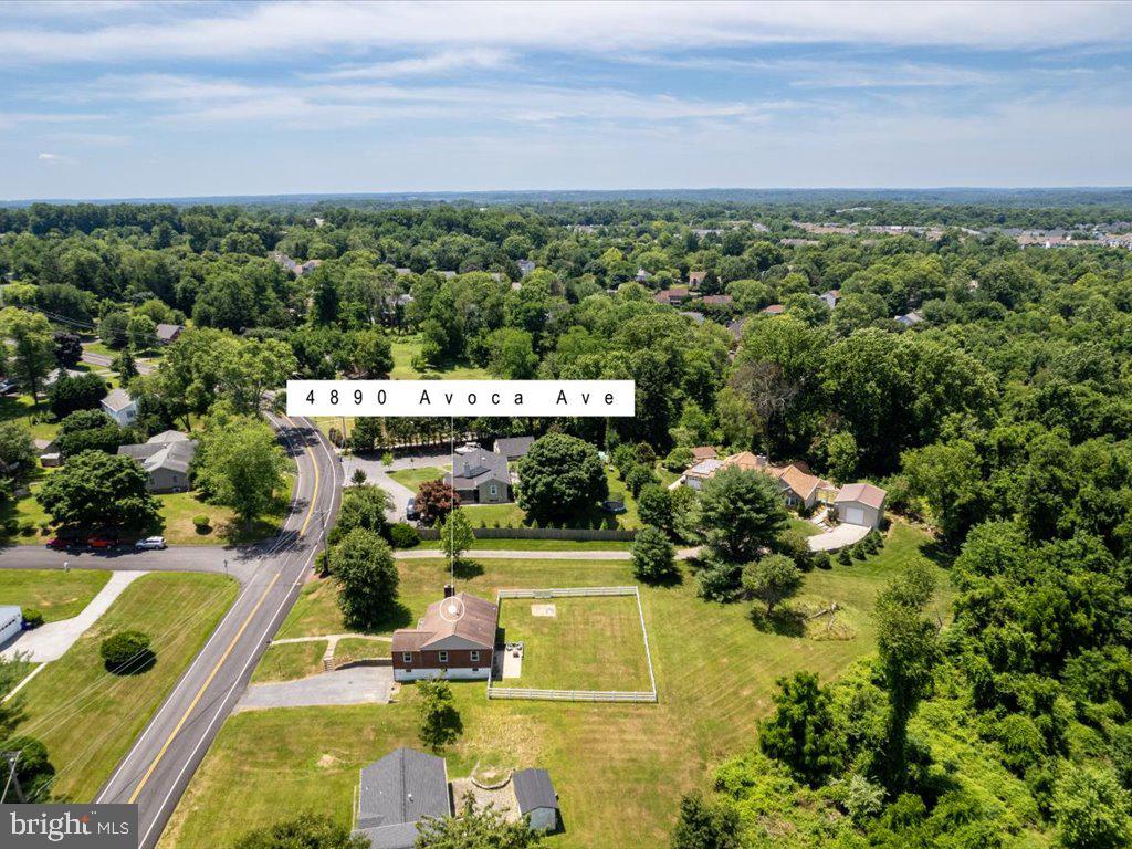 MONTGOMERY KNOLLS - Residential