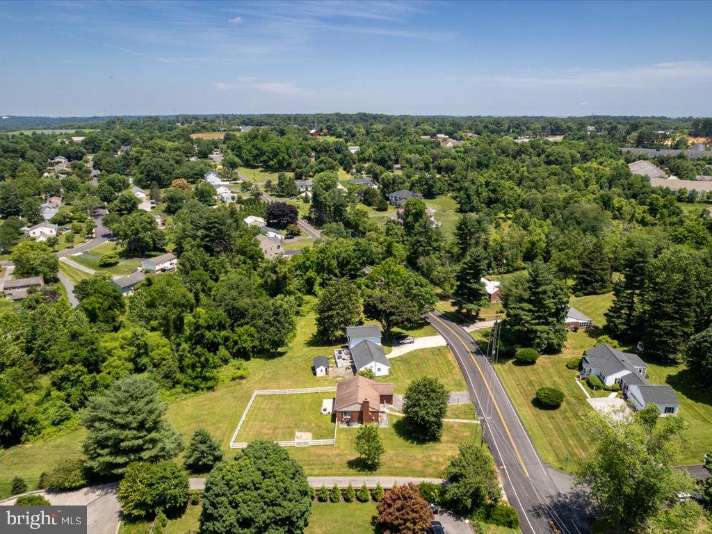 MONTGOMERY KNOLLS - Residential