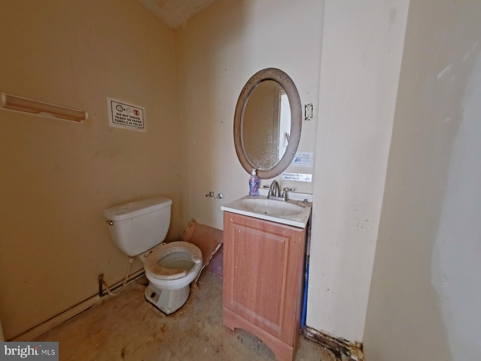 FRANKFORD - Commercial Sale