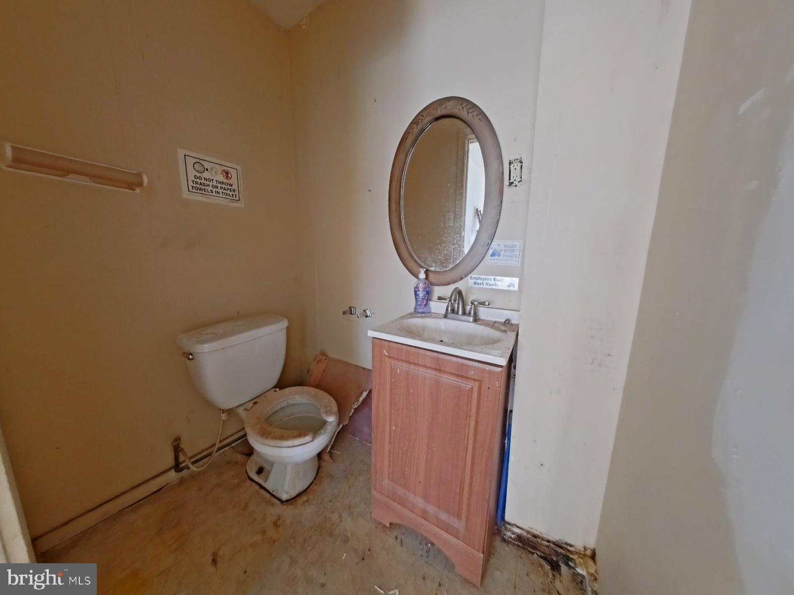 FRANKFORD - Commercial Sale