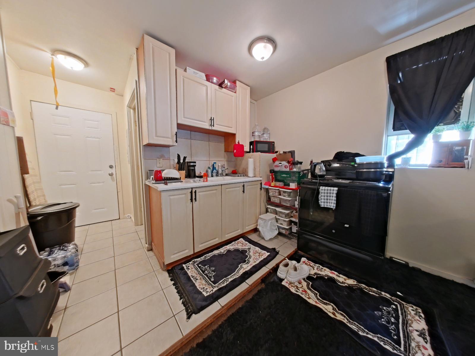 FRANKFORD - Commercial Sale