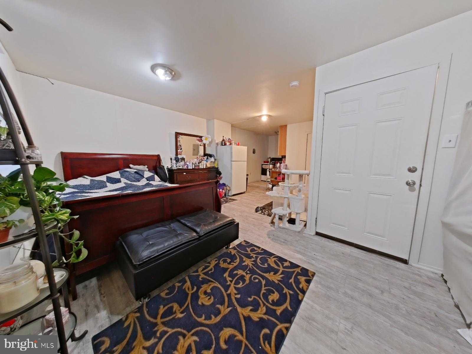 FRANKFORD - Commercial Sale