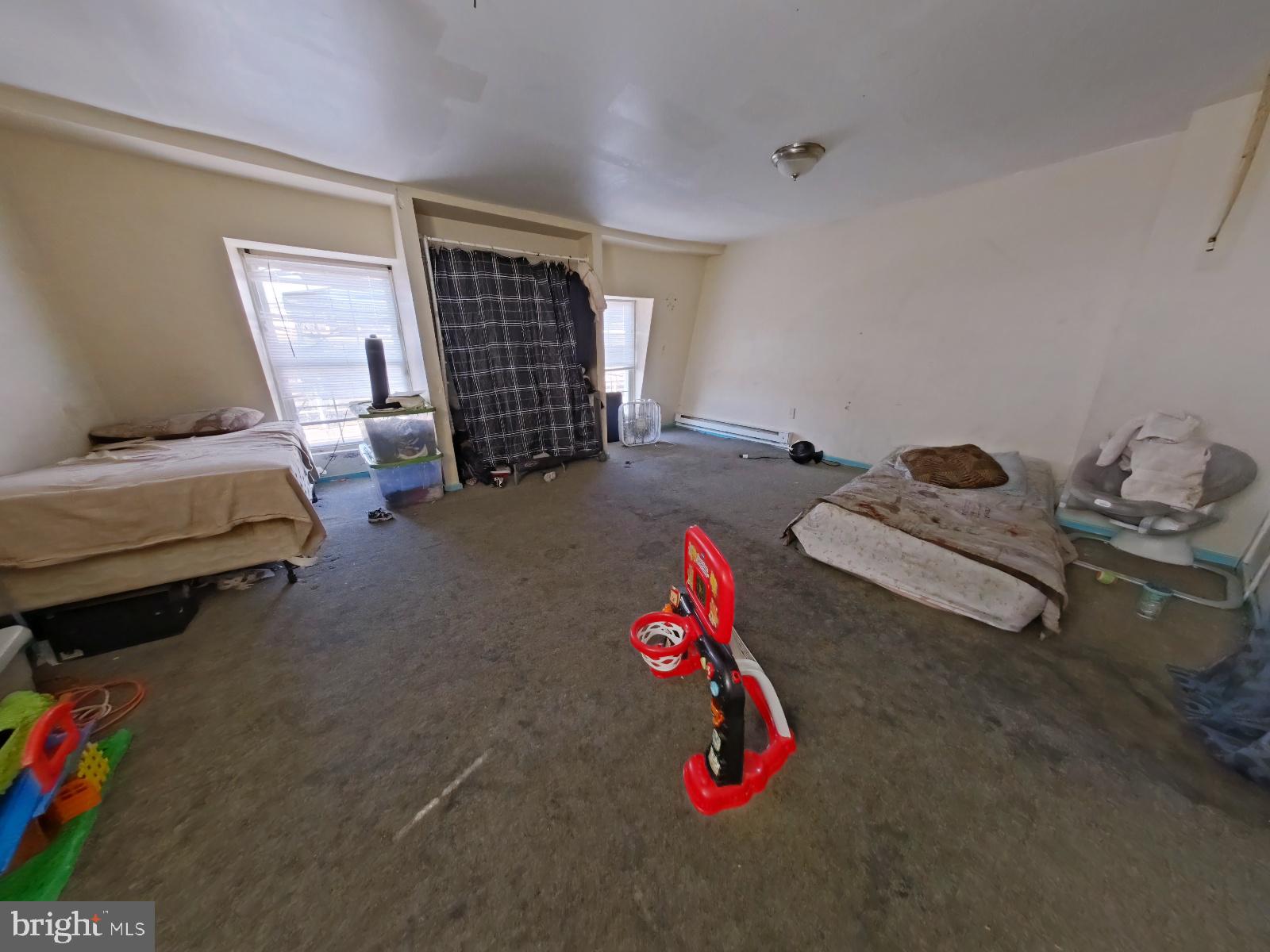 FRANKFORD - Commercial Sale