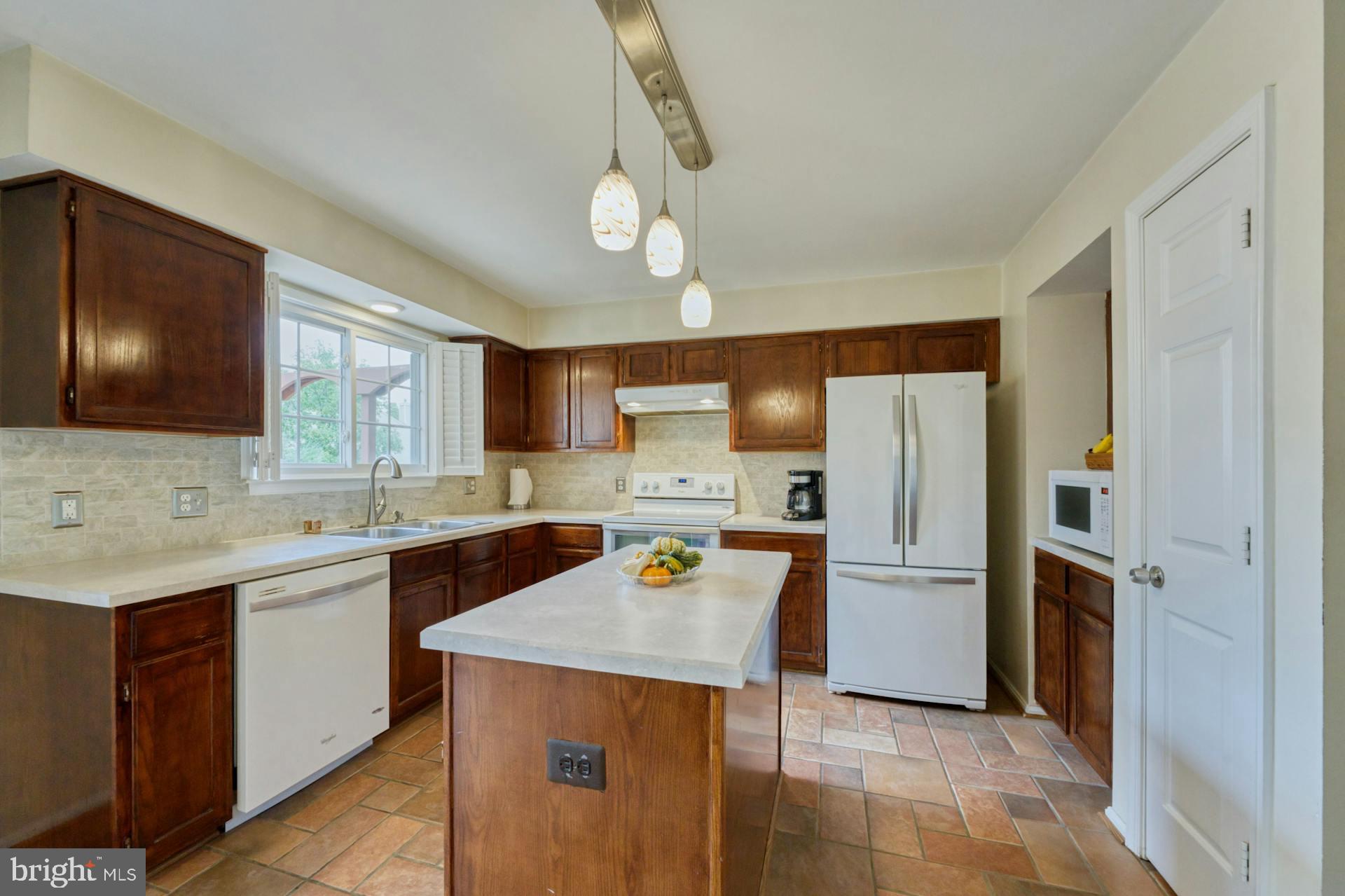 ASHBURN FARM - Residential