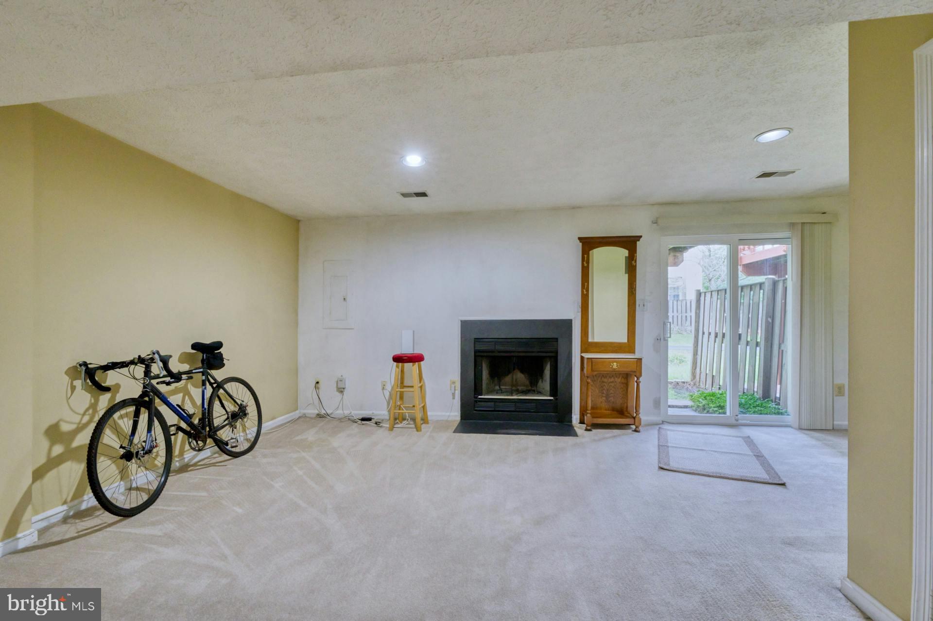 ASHBURN FARM - Residential