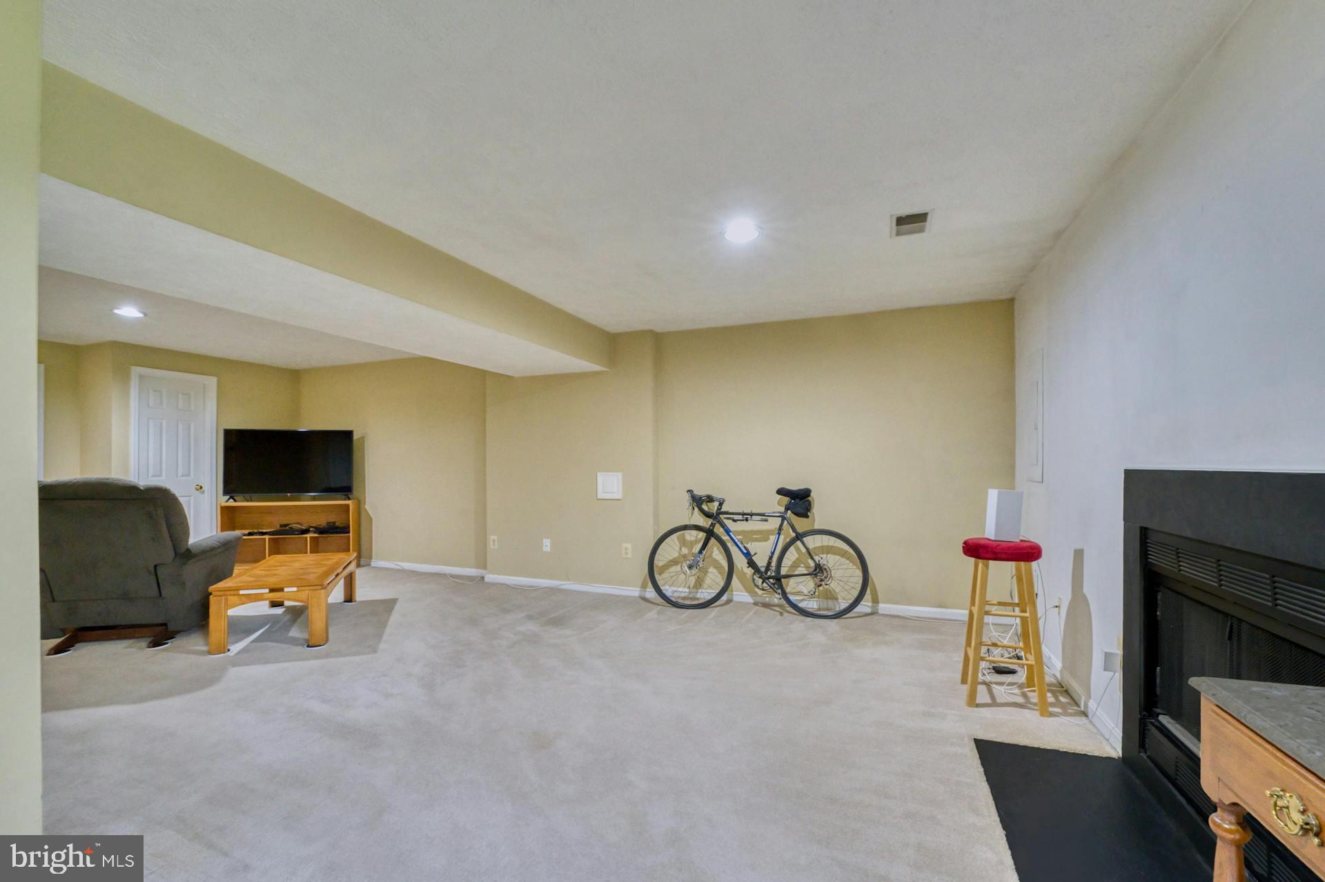 ASHBURN FARM - Residential