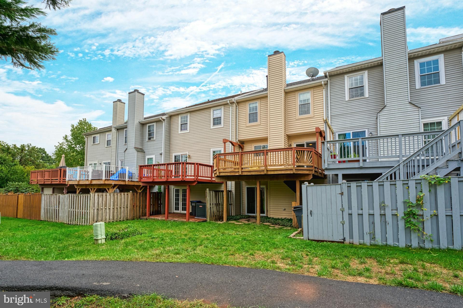 ASHBURN FARM - Residential