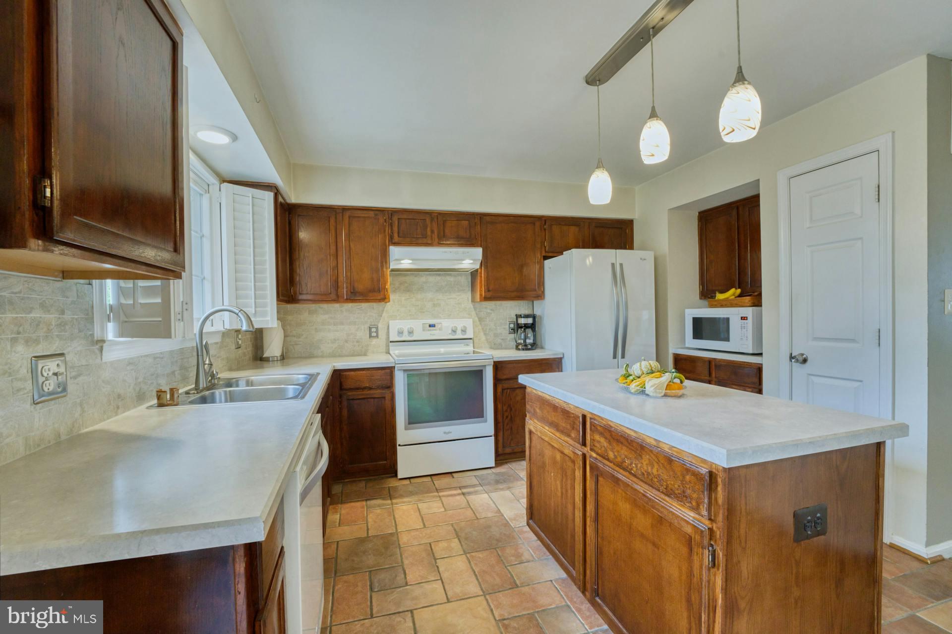 ASHBURN FARM - Residential