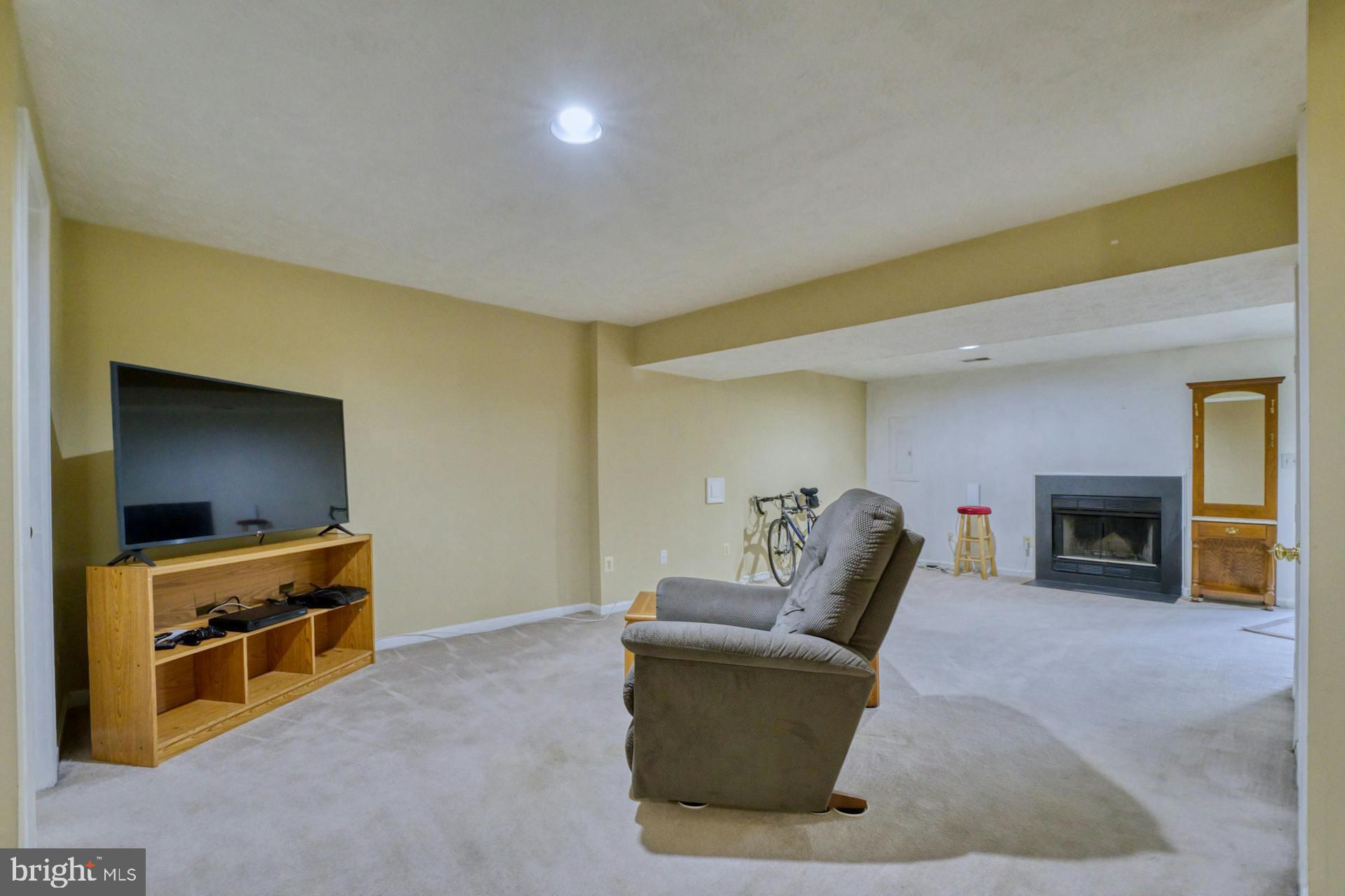 ASHBURN FARM - Residential