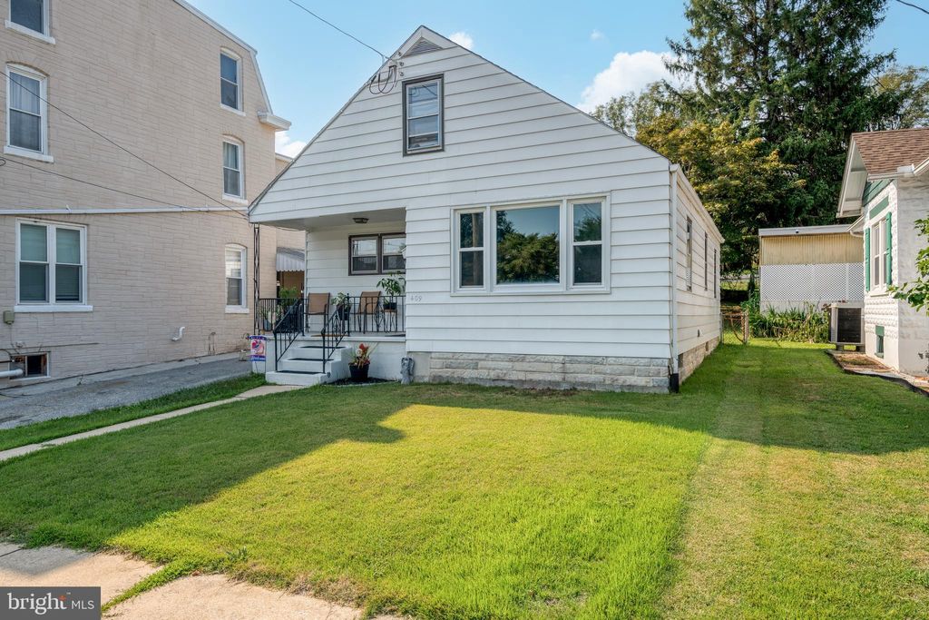 Photo of 409 Poplar Street, Columbia, PA 17512 (MLS # PALA2055230)
