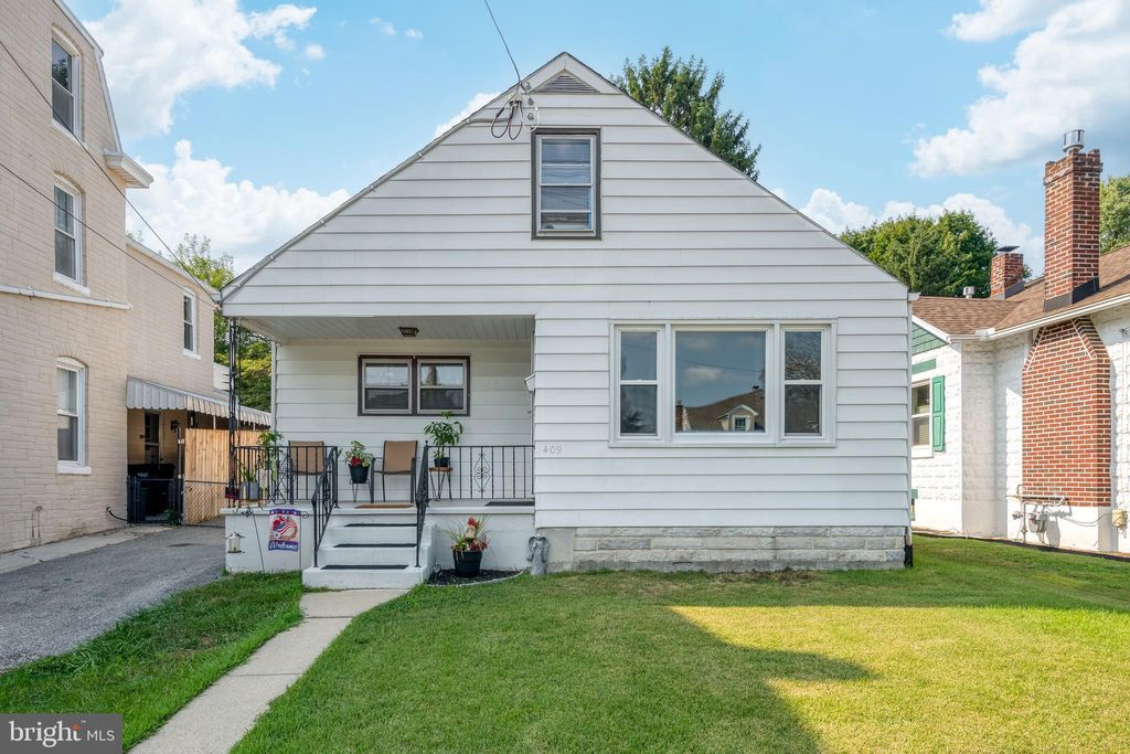 Photo of 409 Poplar Street, Columbia, PA 17512 (MLS # PALA2055230)