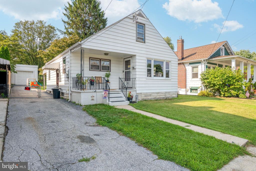 Photo of 409 Poplar Street, Columbia, PA 17512 (MLS # PALA2055230)