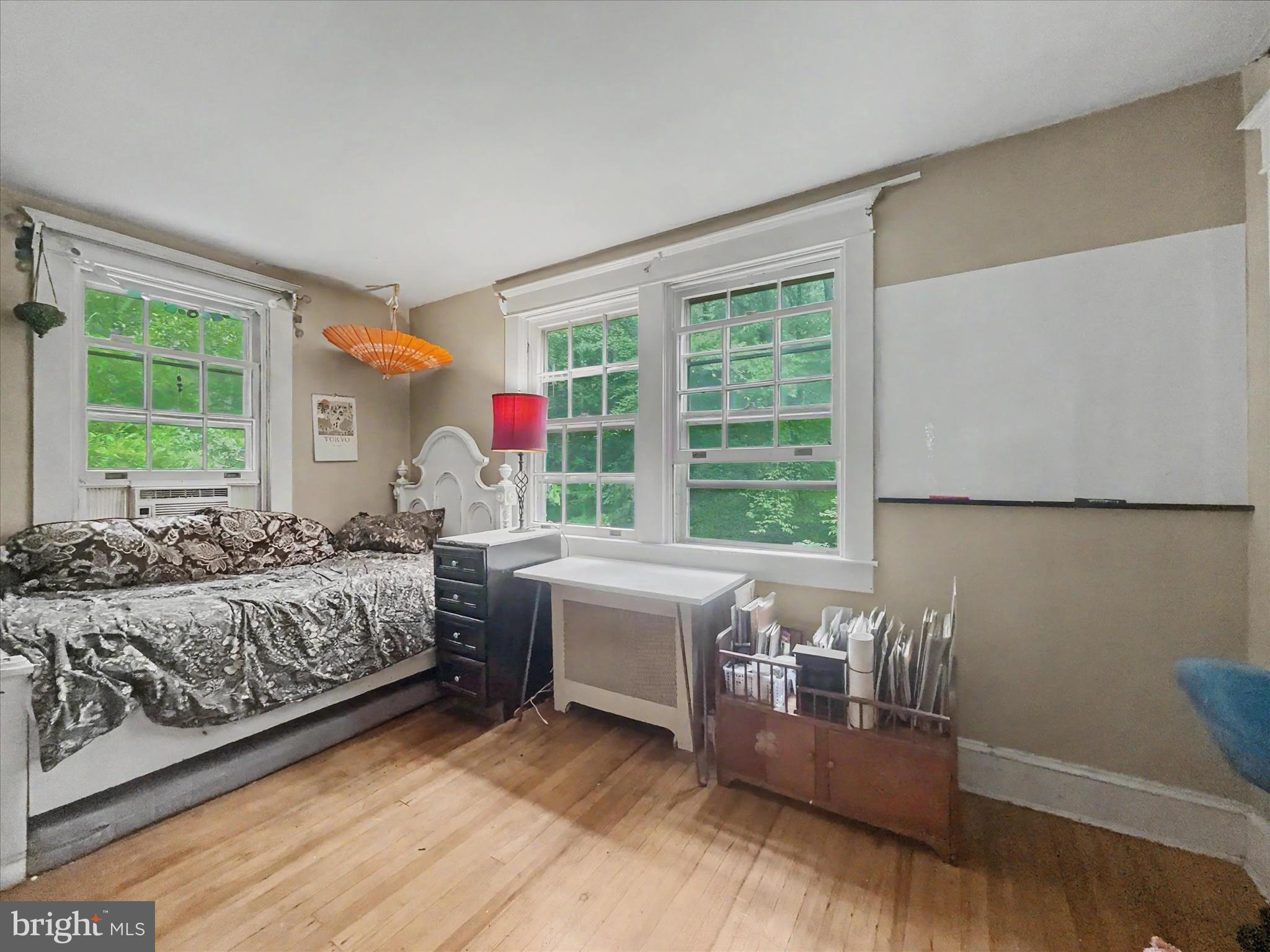 ROLAND PARK - Residential