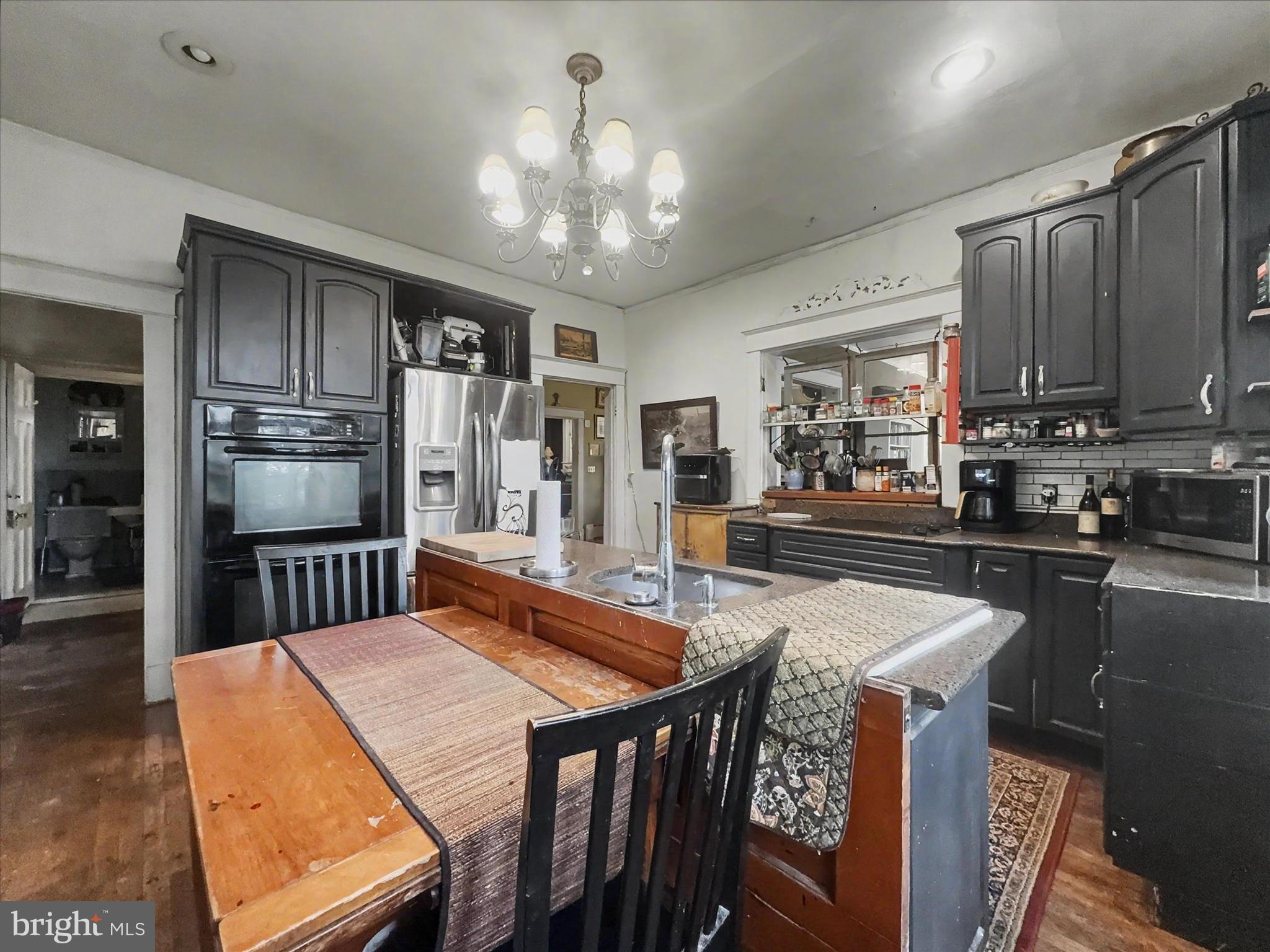 ROLAND PARK - Residential