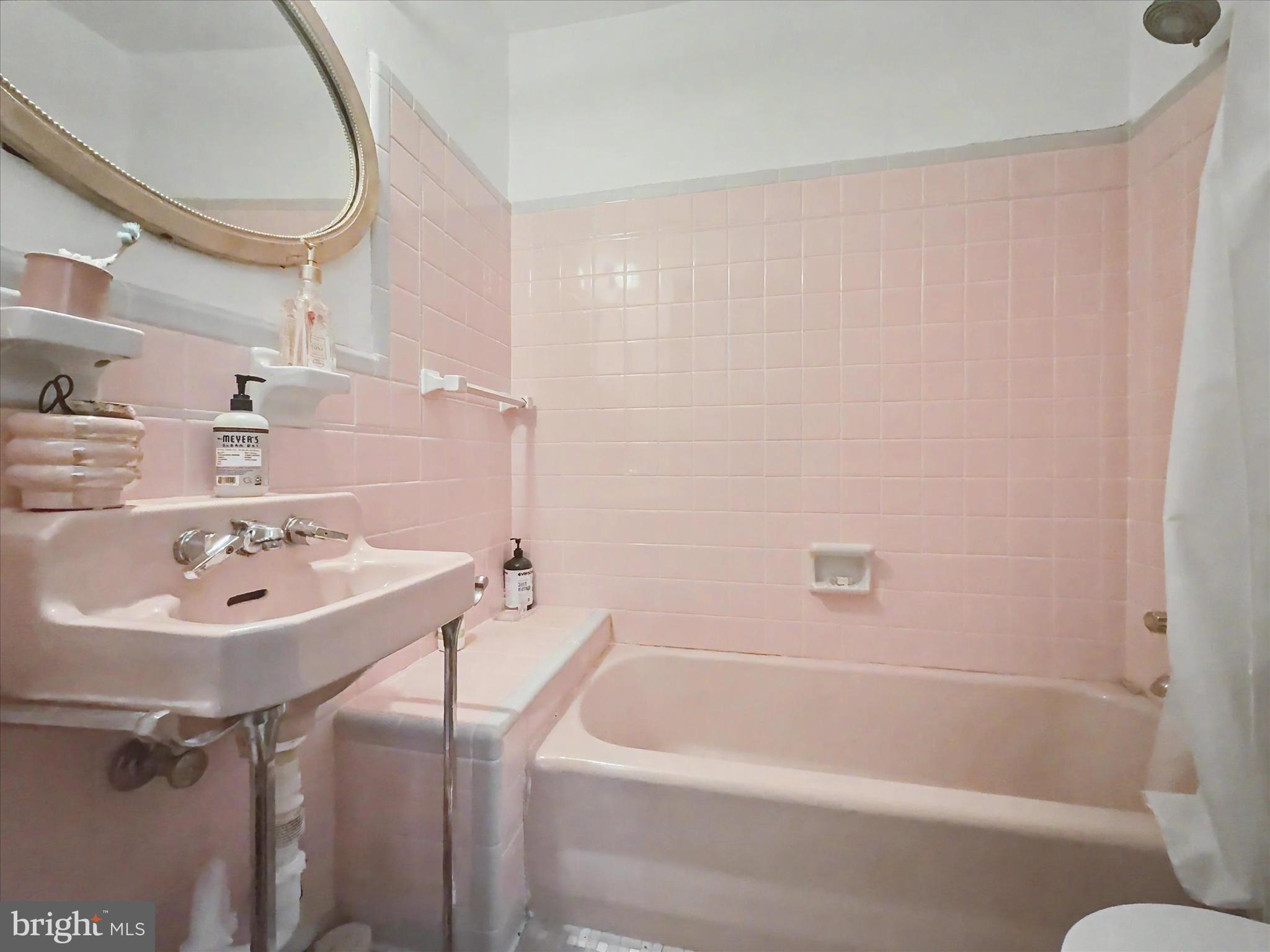 ROLAND PARK - Residential