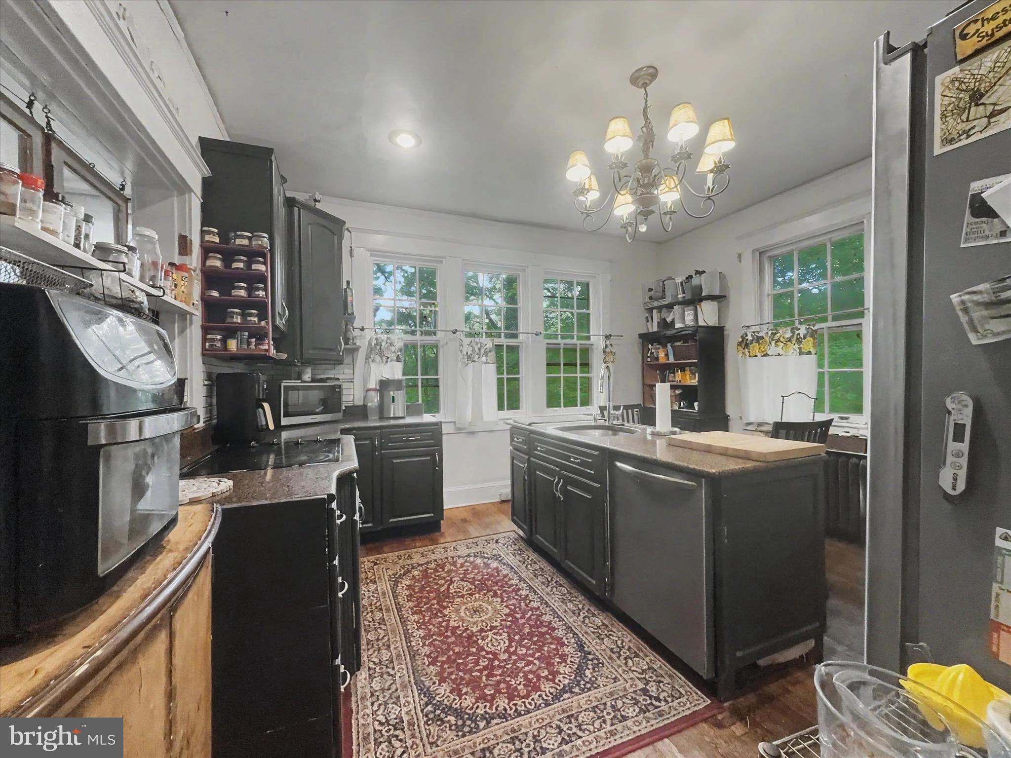 ROLAND PARK - Residential