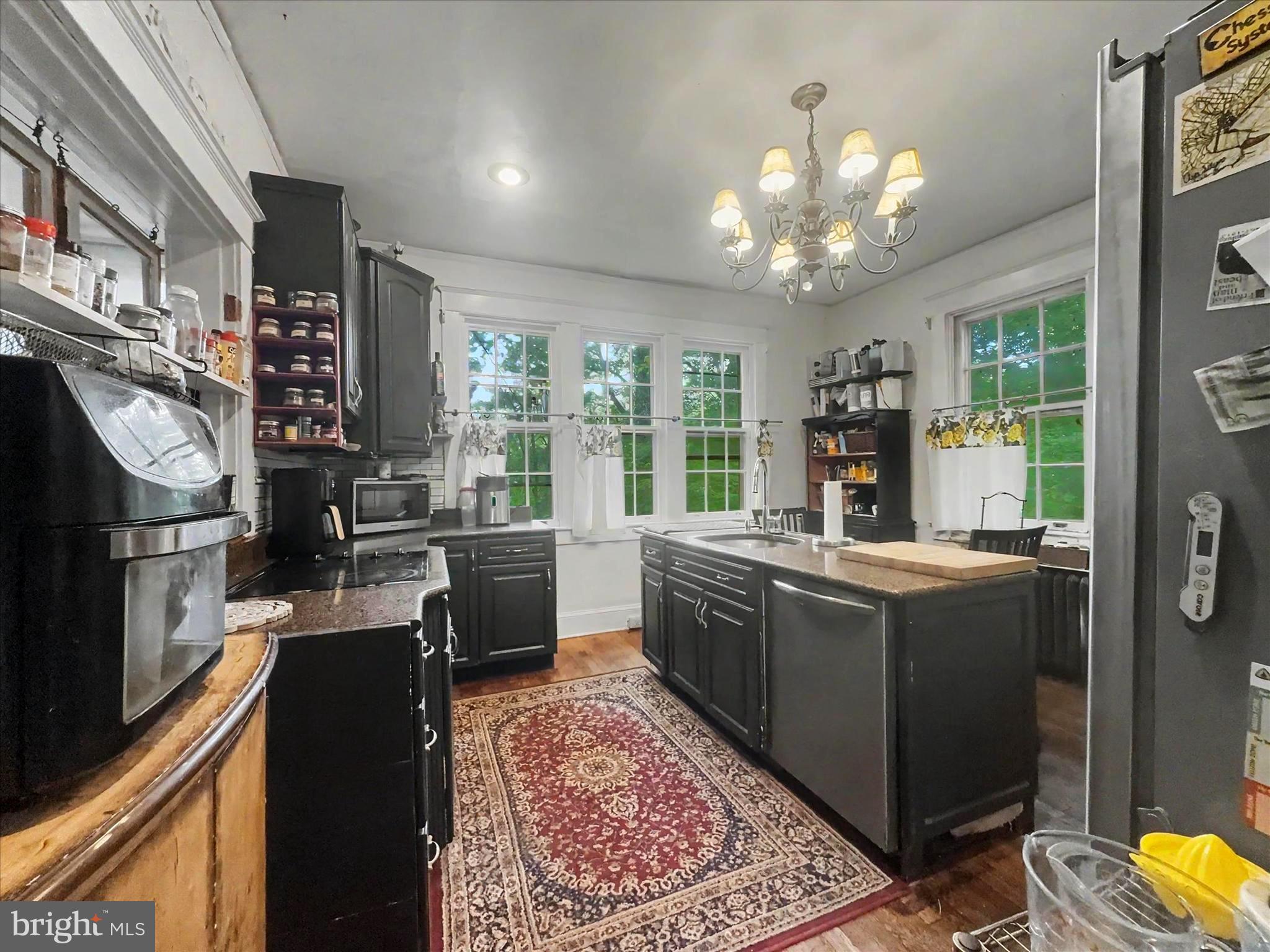 ROLAND PARK - Residential