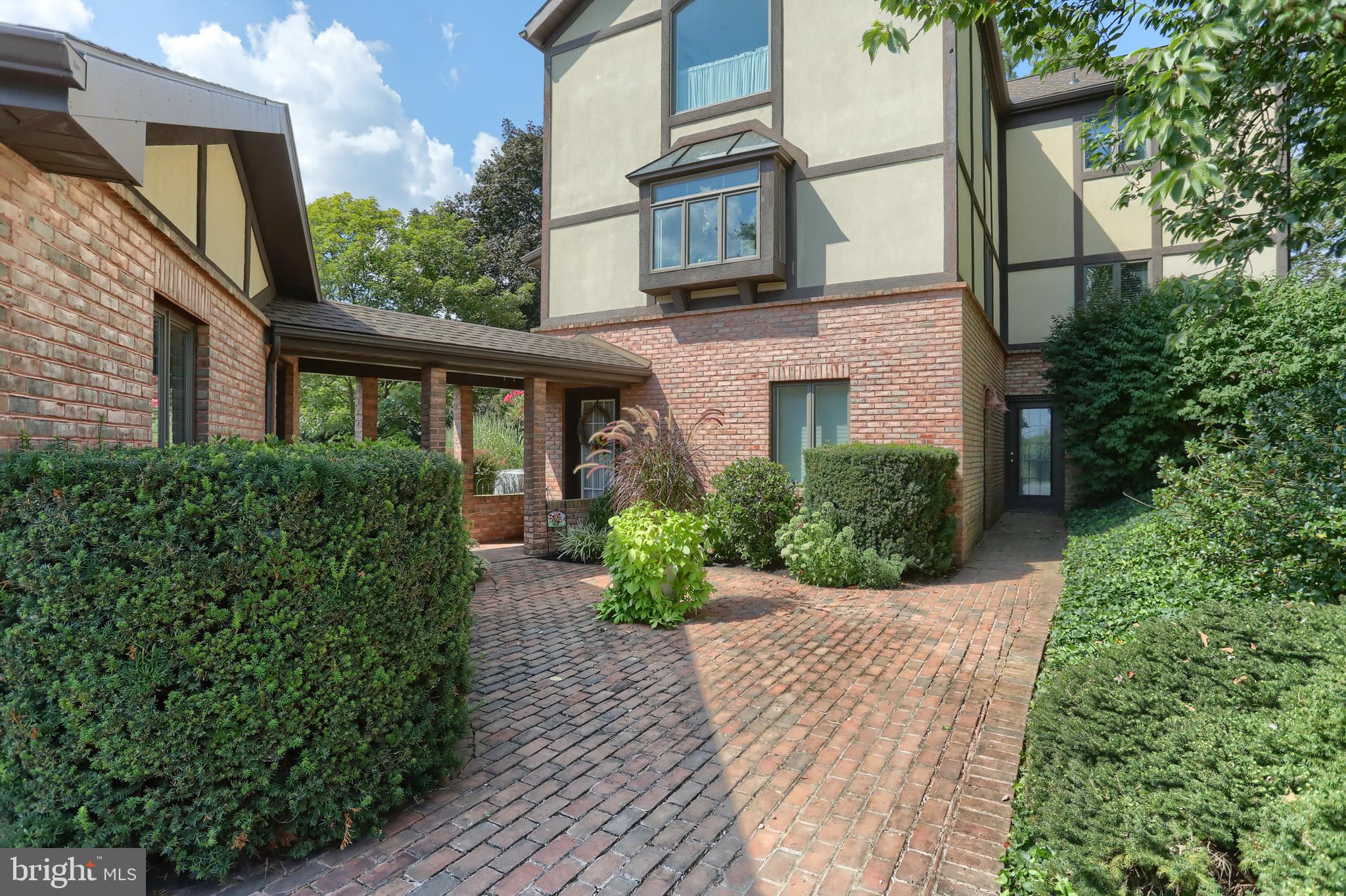 BANBURY CROSS - Residential