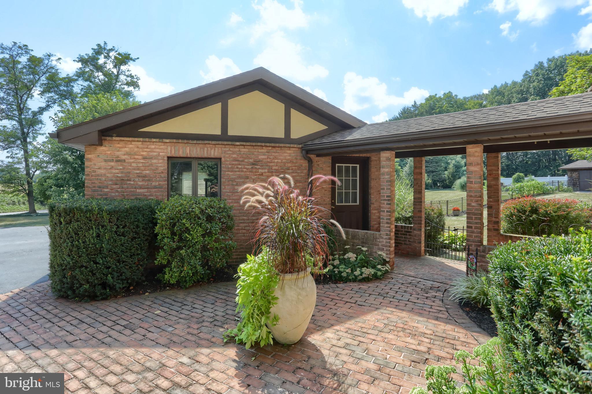 BANBURY CROSS - Residential