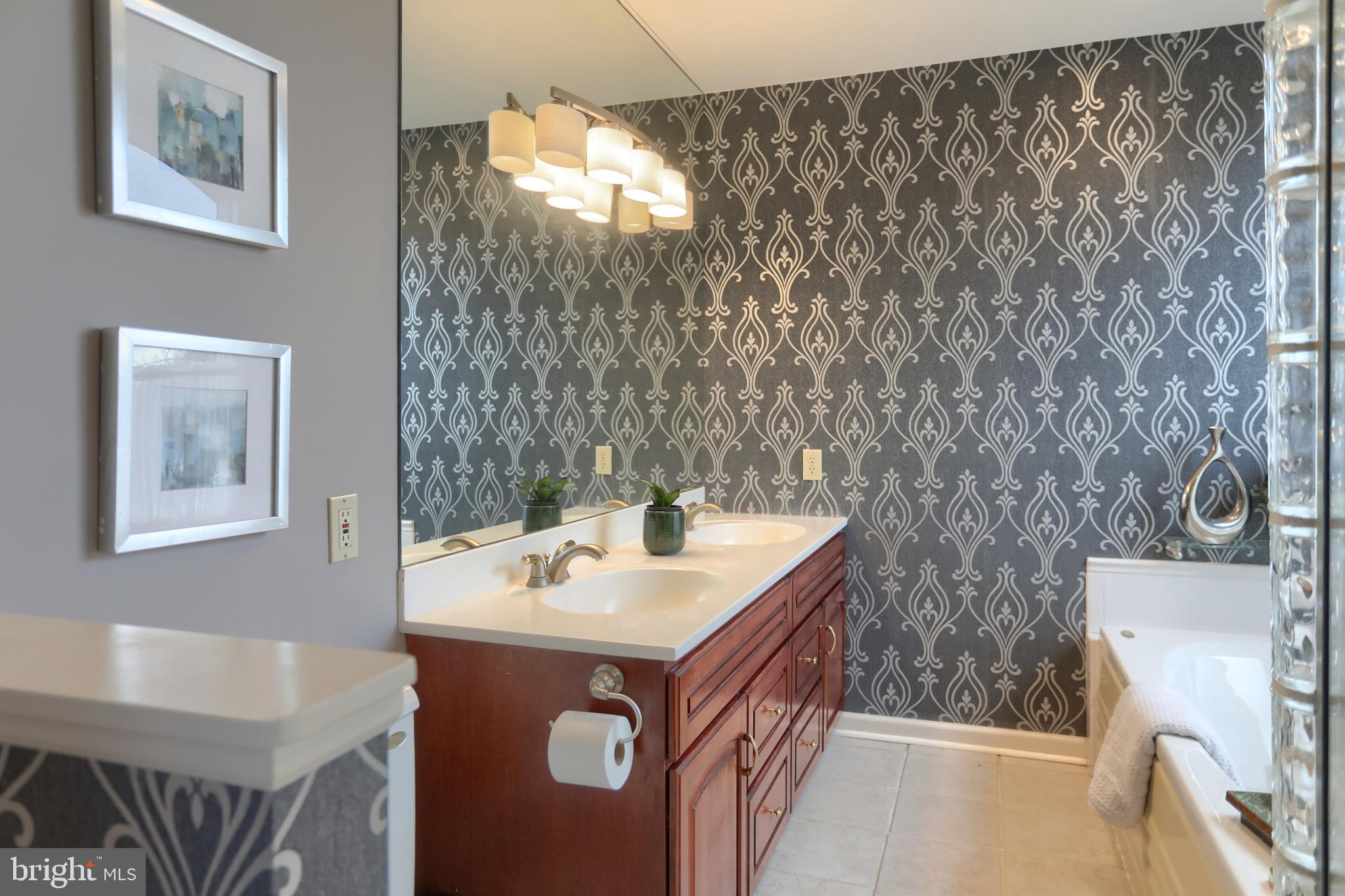 BANBURY CROSS - Residential