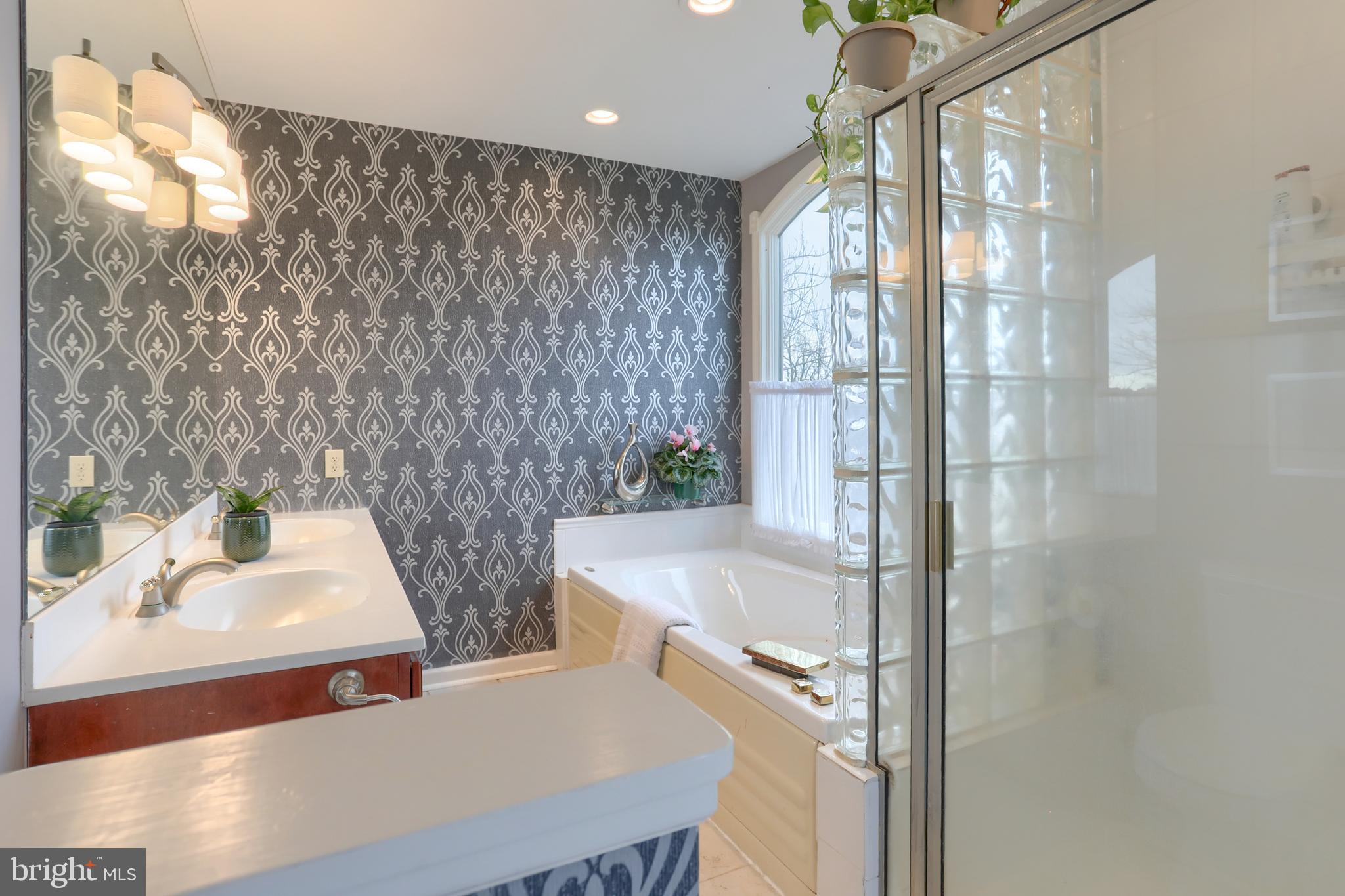 BANBURY CROSS - Residential