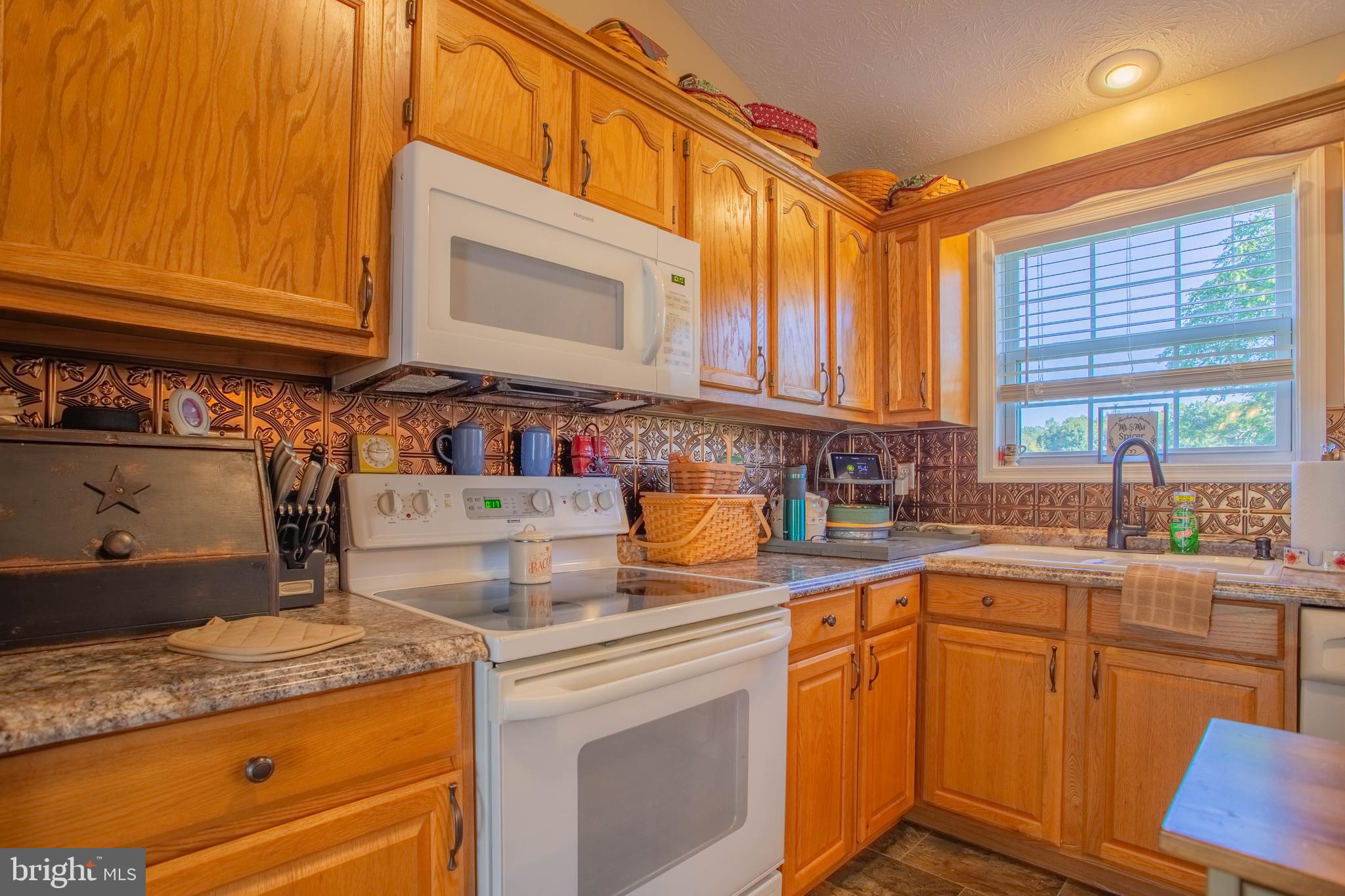 CROWN POINTE NORTH - Residential