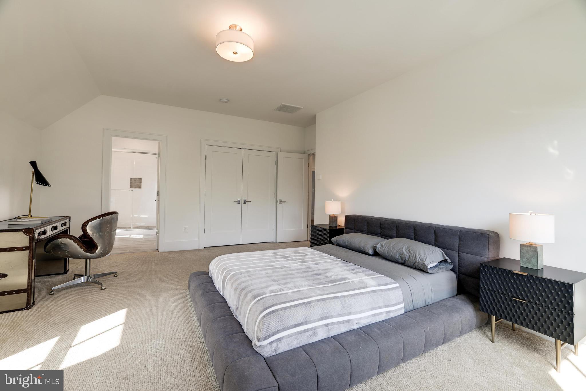 WEST MC LEAN - Residential